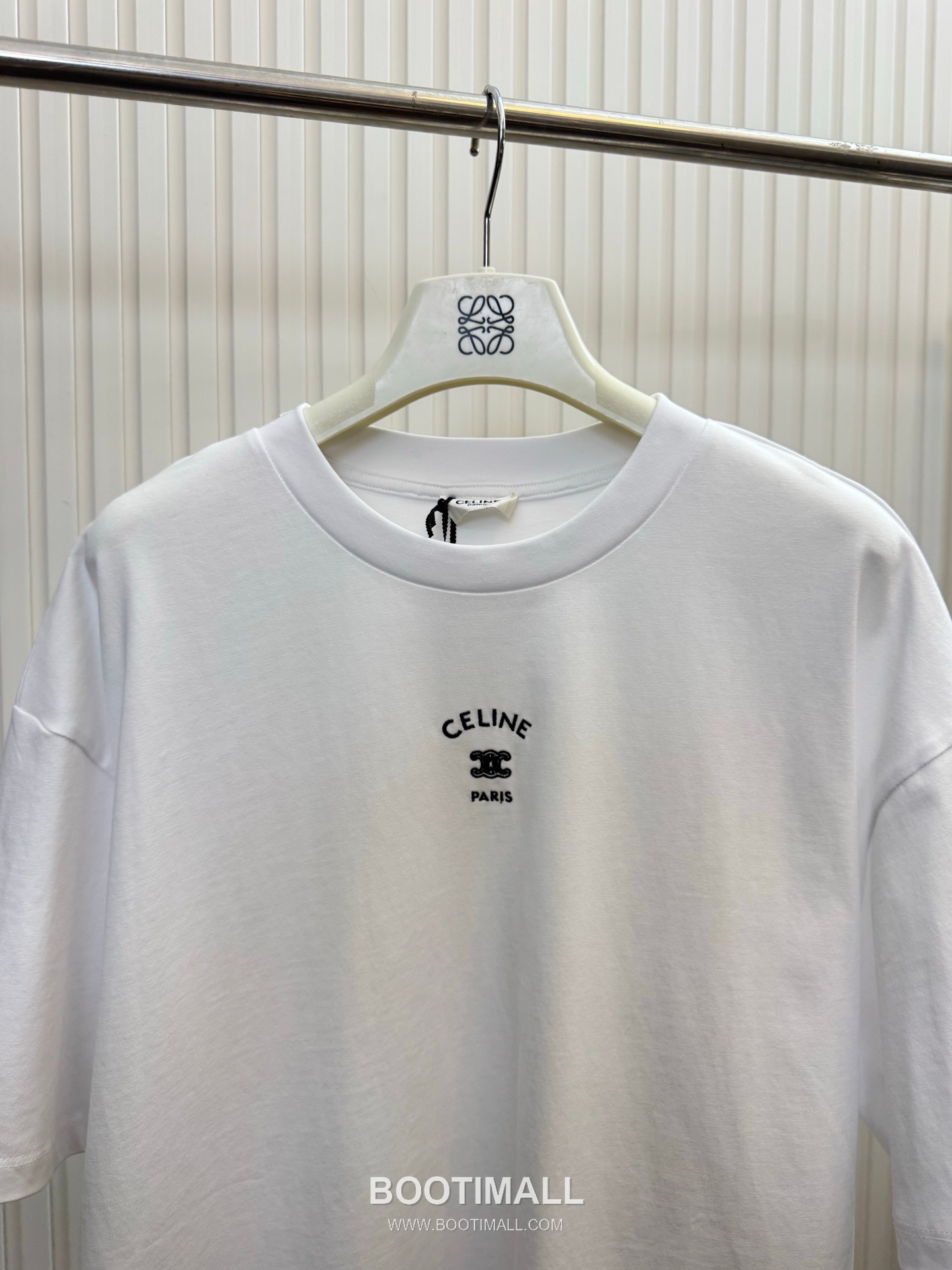 셀린느 2026SS 트리옹프 로고자수 오버핏 반팔 화이트 티셔츠 Celine 2026 SS Triomphe Logo Embroidery Oversized Short Sleeve Black T-Shirt 3