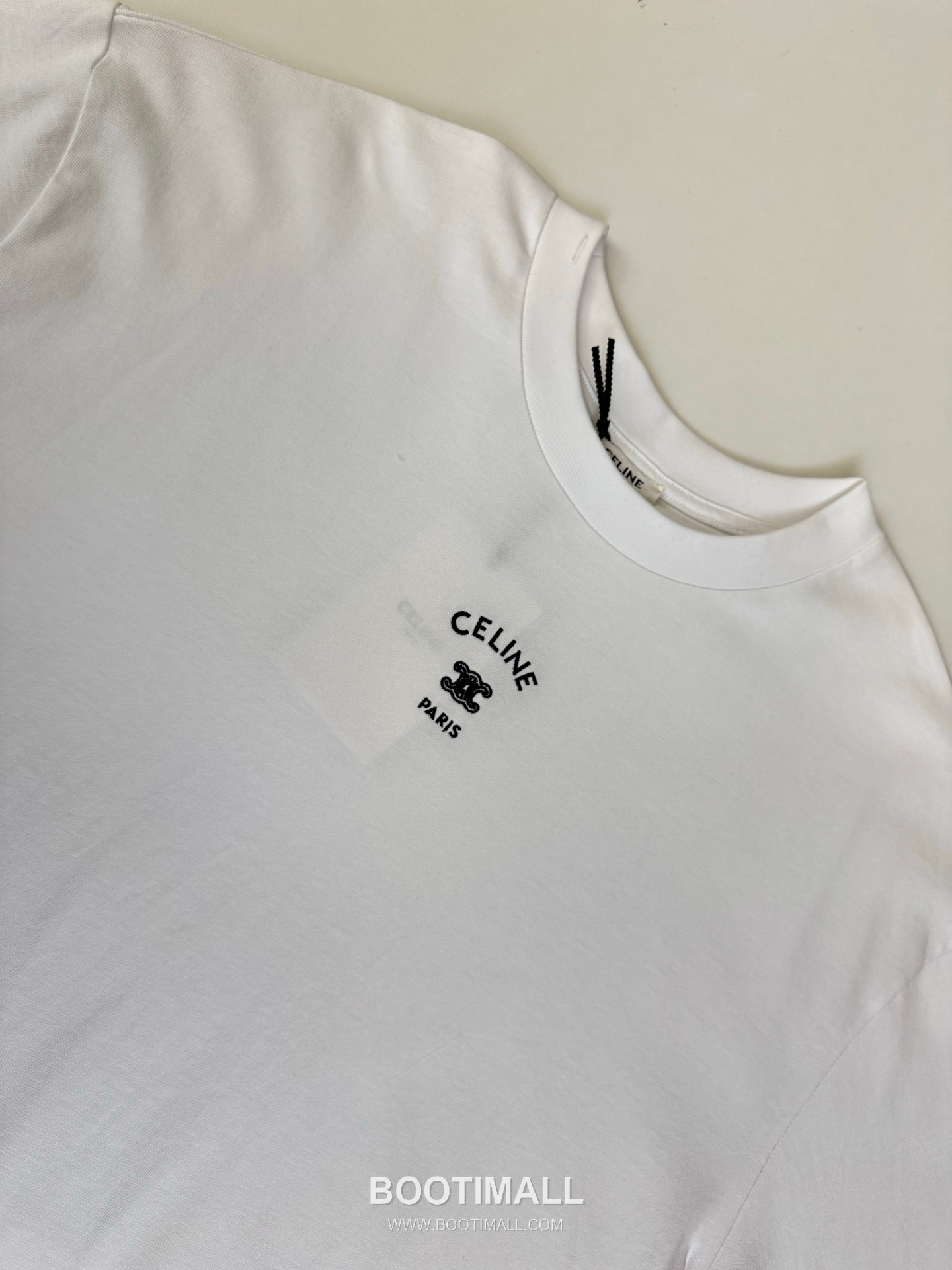 셀린느 2026SS 트리옹프 로고자수 오버핏 반팔 화이트 티셔츠 Celine 2026 SS Triomphe Logo Embroidery Oversized Short Sleeve Black T-Shirt 4