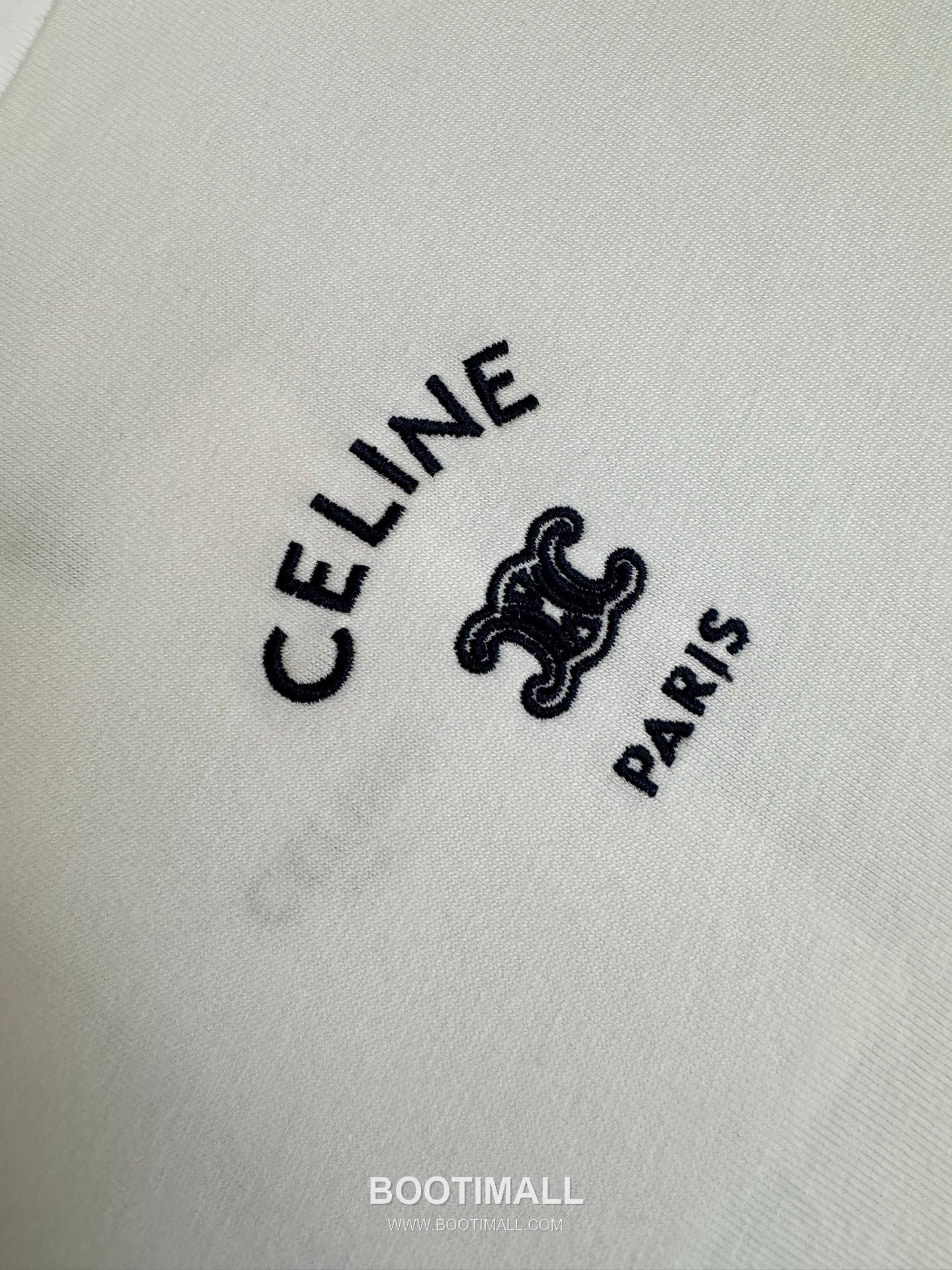 셀린느 2026SS 트리옹프 로고자수 오버핏 반팔 화이트 티셔츠 Celine 2026 SS Triomphe Logo Embroidery Oversized Short Sleeve Black T-Shirt 6
