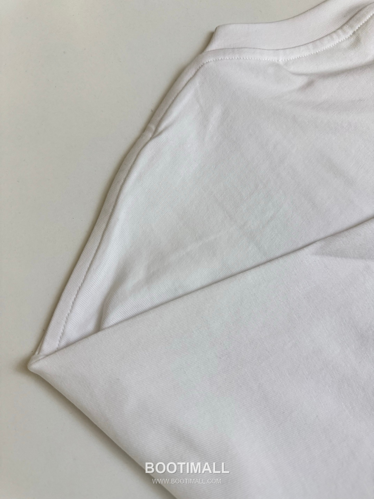 셀린느 2026SS 트리옹프 로고자수 오버핏 반팔 화이트 티셔츠 Celine 2026 SS Triomphe Logo Embroidery Oversized Short Sleeve Black T-Shirt 7