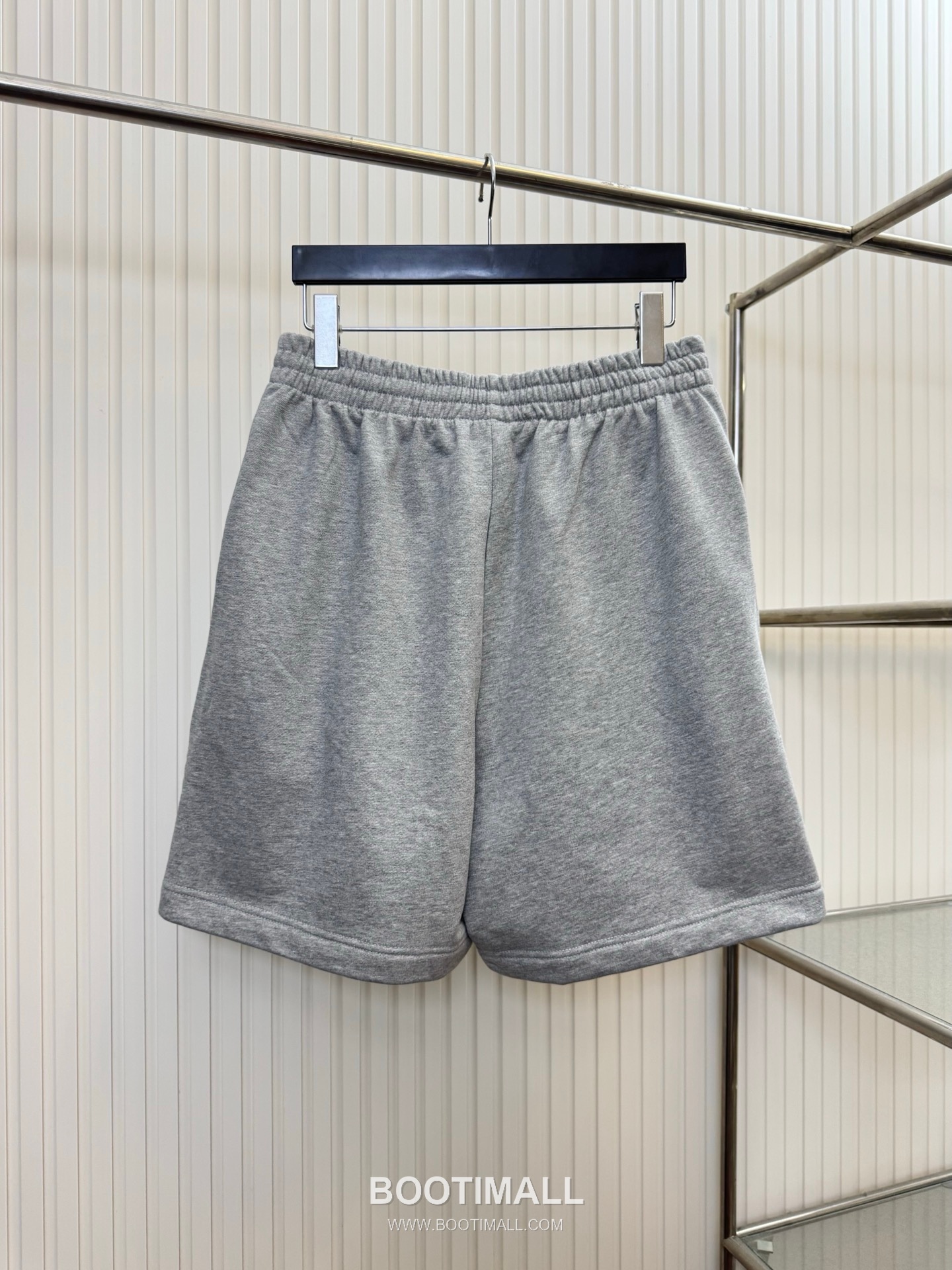 발렌시아가 2026SS 콜라 로고자수 루즈핏 쇼츠 그레이 팬츠 Balenciaga 2026 SS Cola Logo Embroidery Loose Fit Shorts Black Pants 2