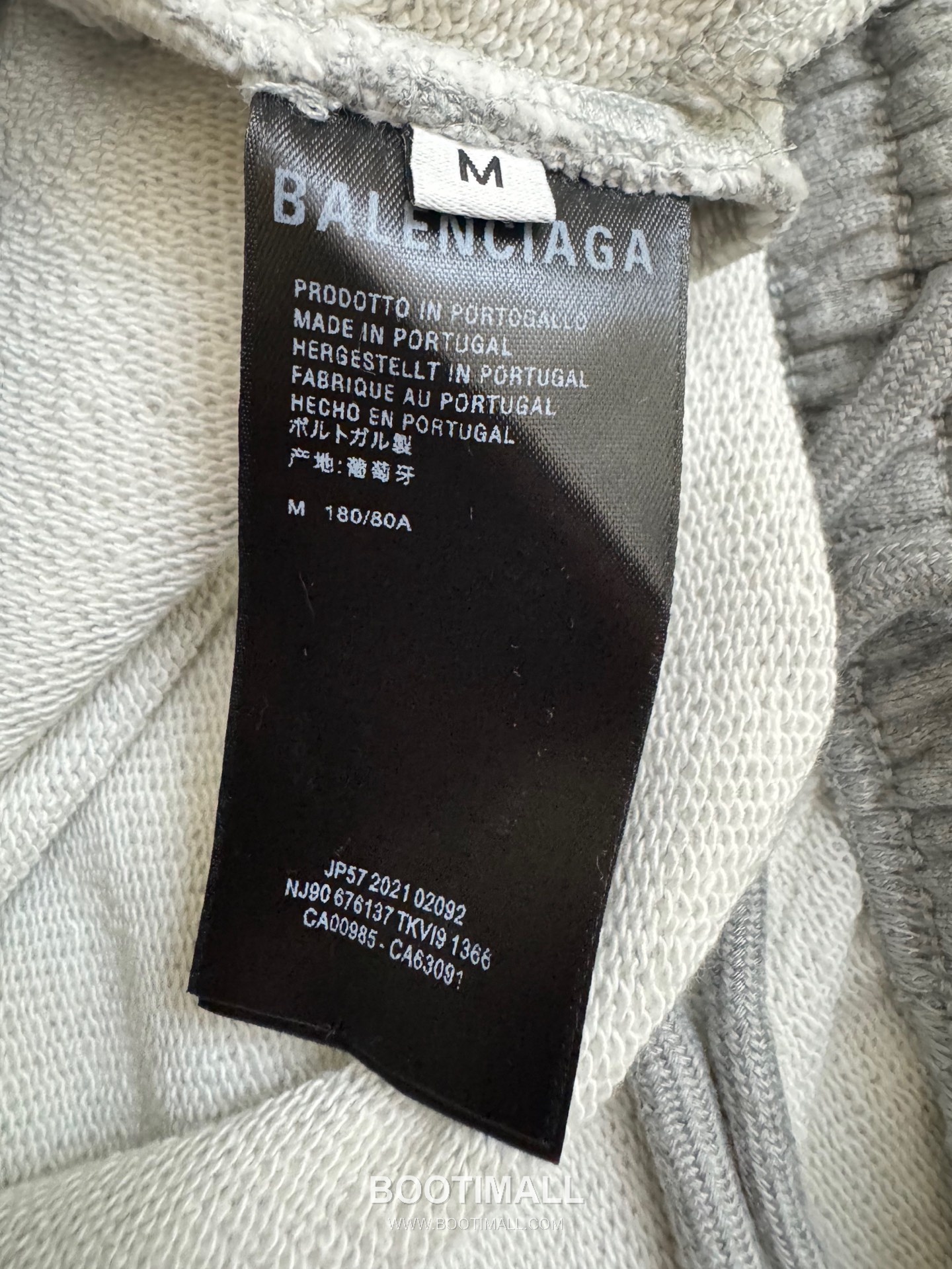 발렌시아가 2026SS 콜라 로고자수 루즈핏 쇼츠 그레이 팬츠 Balenciaga 2026 SS Cola Logo Embroidery Loose Fit Shorts Black Pants 9