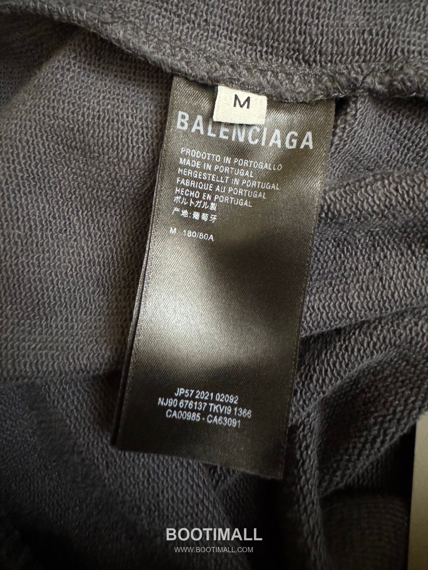 발렌시아가 2026SS 콜라 로고자수 루즈핏 쇼츠 그레이 팬츠 Balenciaga 2026 SS Cola Logo Embroidery Loose Fit Shorts Black Pants 9