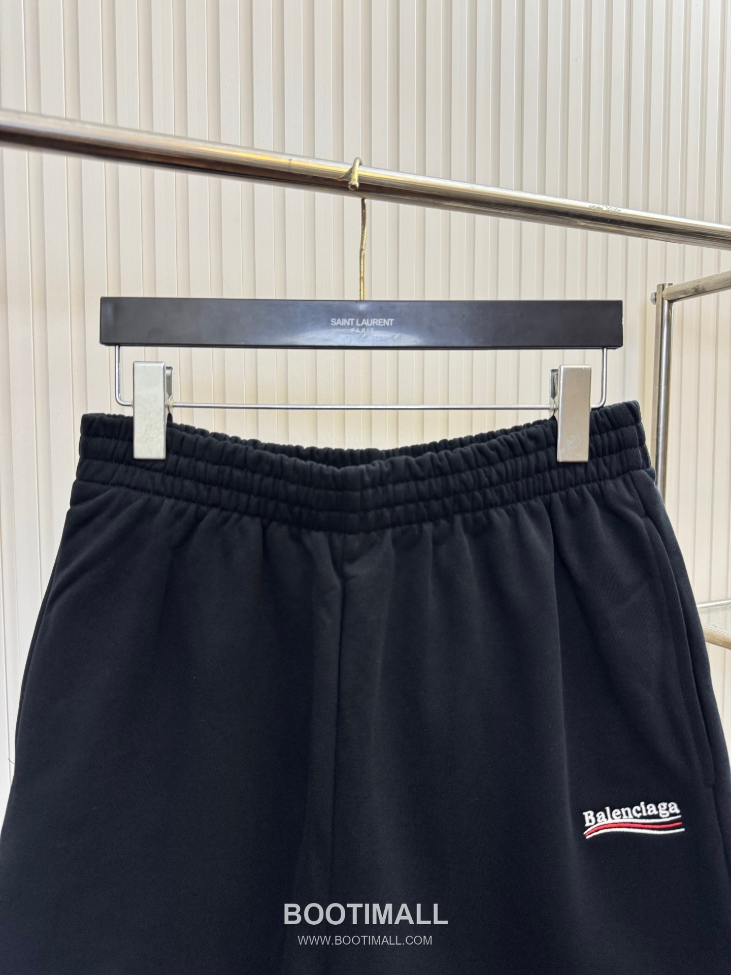 발렌시아가 2026SS 콜라 로고자수 루즈핏 쇼츠 블랙 팬츠 Balenciaga 2026 SS Cola Logo Embroidery Loose Fit Shorts Black Pants 3