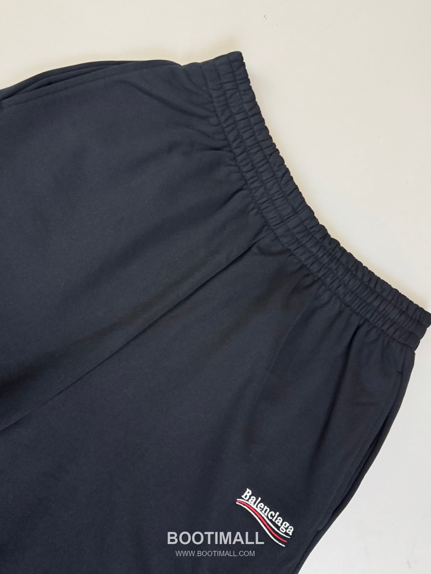 발렌시아가 2026SS 콜라 로고자수 루즈핏 쇼츠 블랙 팬츠 Balenciaga 2026 SS Cola Logo Embroidery Loose Fit Shorts Black Pants 4