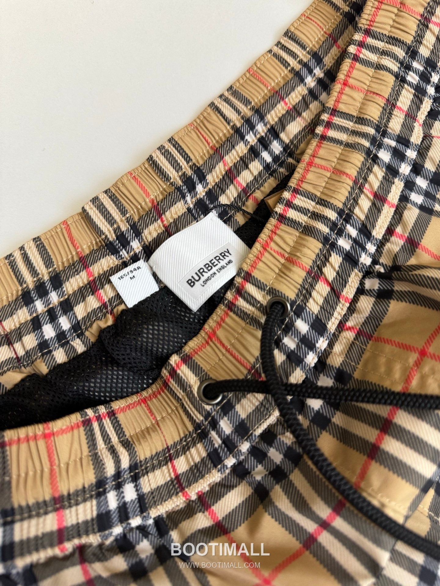 버버리 2026SS 빈티지체크 드로스트링 루즈핏 쇼츠 베이지 팬츠 Burberry 2026 SS Vintage Check Drawstring Loose Fit Shorts Beige Pants 5