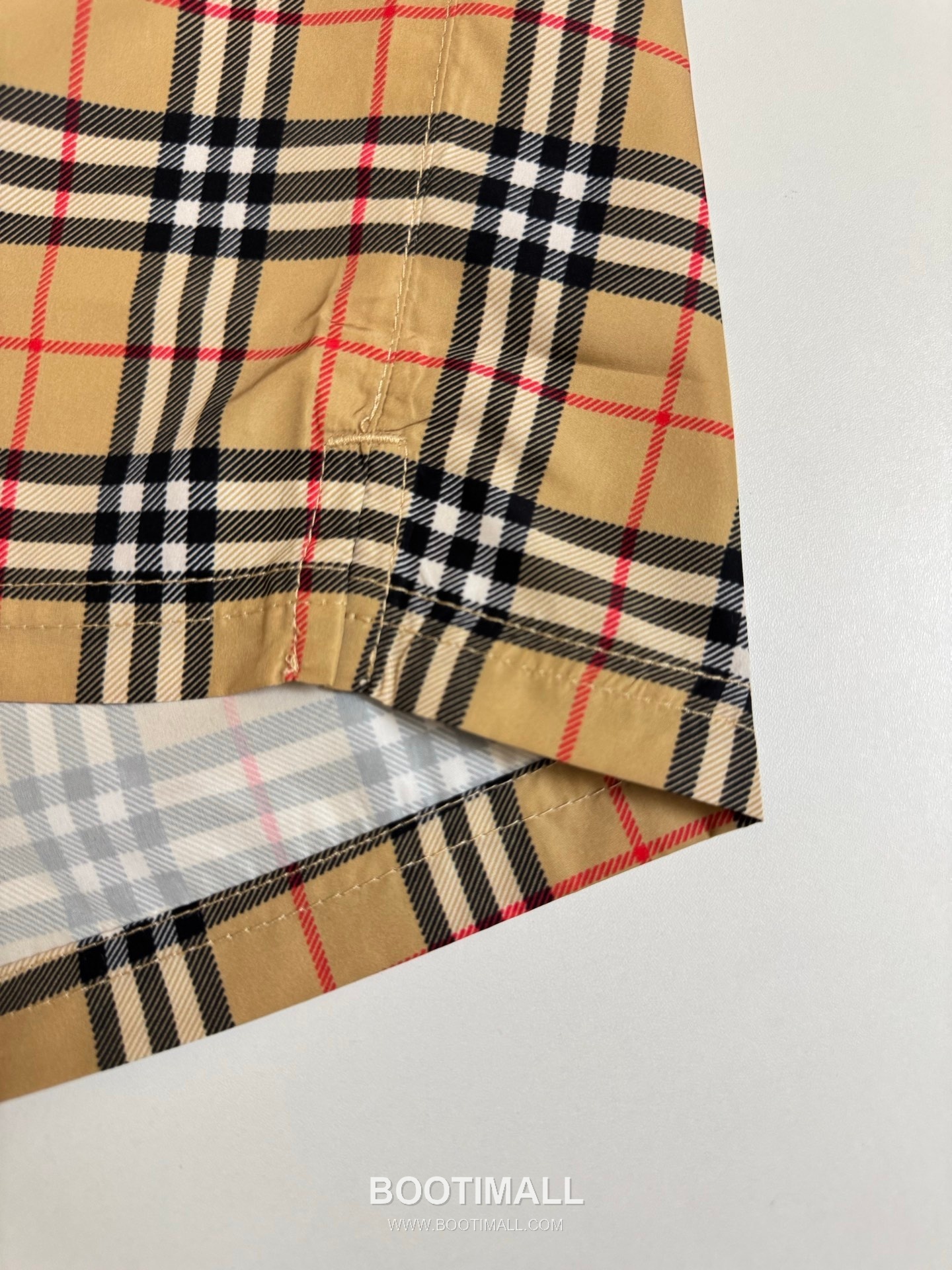 버버리 2026SS 빈티지체크 드로스트링 루즈핏 쇼츠 베이지 팬츠 Burberry 2026 SS Vintage Check Drawstring Loose Fit Shorts Beige Pants 8