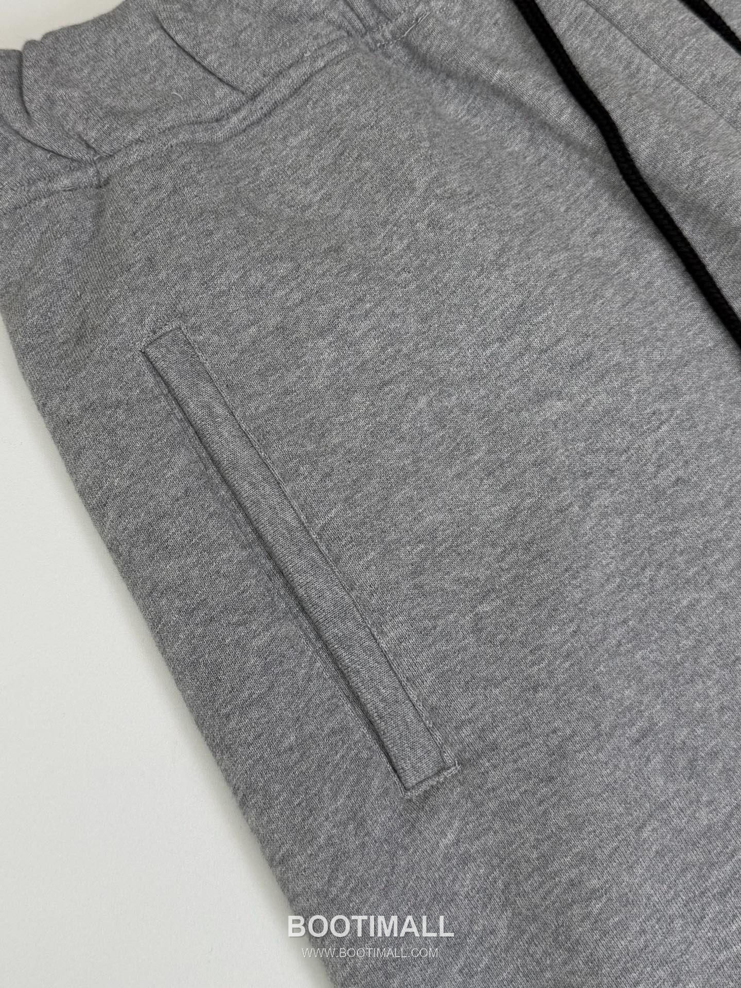 크롬하츠 2026SS 레더 크로스패치 루즈핏 쇼츠 그레이 팬츠 Chrome Hearts 2026 SS Leather Cross Patch Loose Fit Shorts Black Pants 6