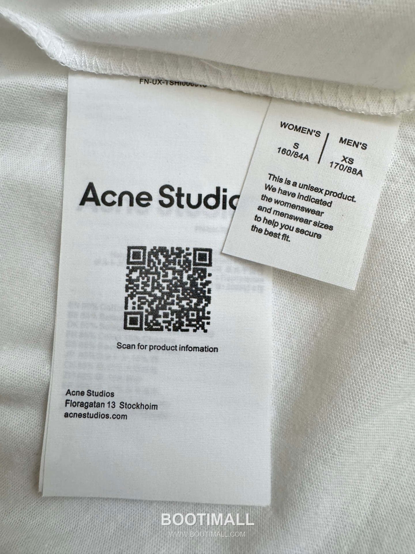 아크네스튜디오 2026SS 1996 미러 핫픽스 로고 오버핏 롱슬리브 화이트 티셔츠 Acne Studios 2026 SS 1996 Mirror Hotfix Logo Oversized Long Sleeve Black T-Shirt 9