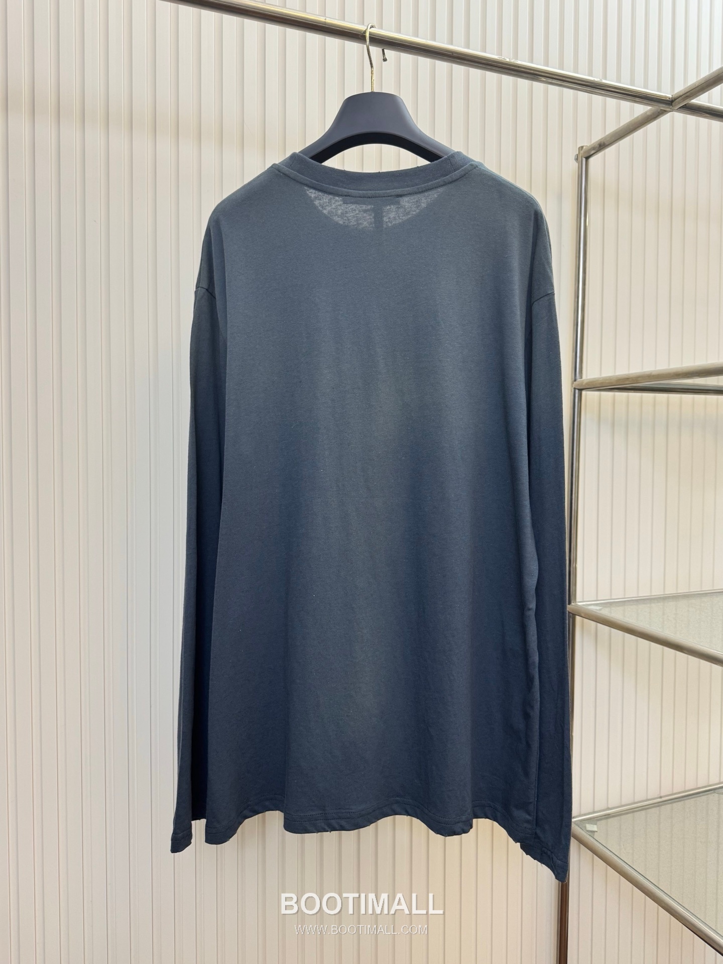 아크네스튜디오 2026SS 1966 머드다잉 워싱 오버핏 롱슬리브 네이비 티셔츠 Acne Studios 2026 SS 1966 Mud Dyed Washed Oversized Long Sleeve Brown T-Shirt 2