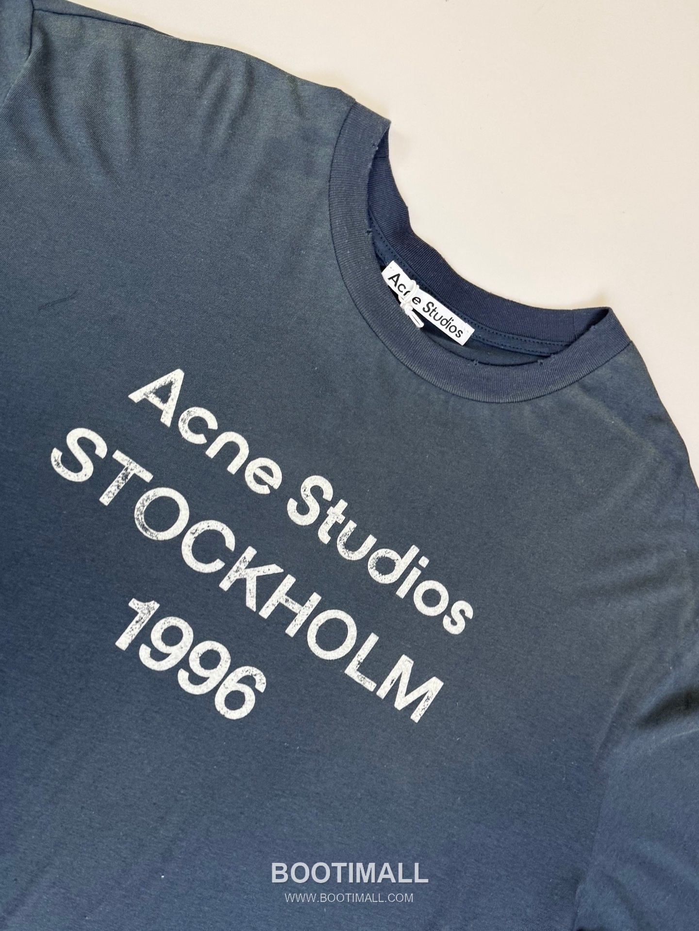 아크네스튜디오 2026SS 1966 머드다잉 워싱 오버핏 롱슬리브 네이비 티셔츠 Acne Studios 2026 SS 1966 Mud Dyed Washed Oversized Long Sleeve Brown T-Shirt 4