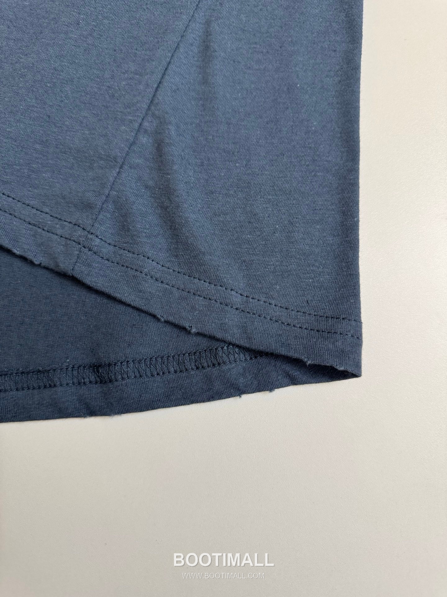 아크네스튜디오 2026SS 1966 머드다잉 워싱 오버핏 롱슬리브 네이비 티셔츠 Acne Studios 2026 SS 1966 Mud Dyed Washed Oversized Long Sleeve Brown T-Shirt 8