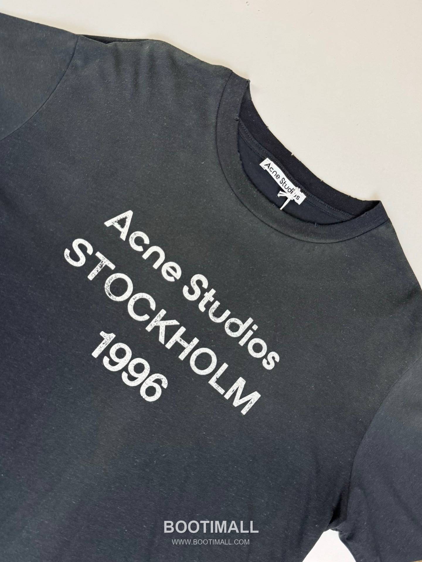 아크네스튜디오 2026SS 1966 머드다잉 워싱 오버핏 롱슬리브 블랙 티셔츠 Acne Studios 2026 SS 1966 Mud Dyed Washed Oversized Long Sleeve Brown T-Shirt 4