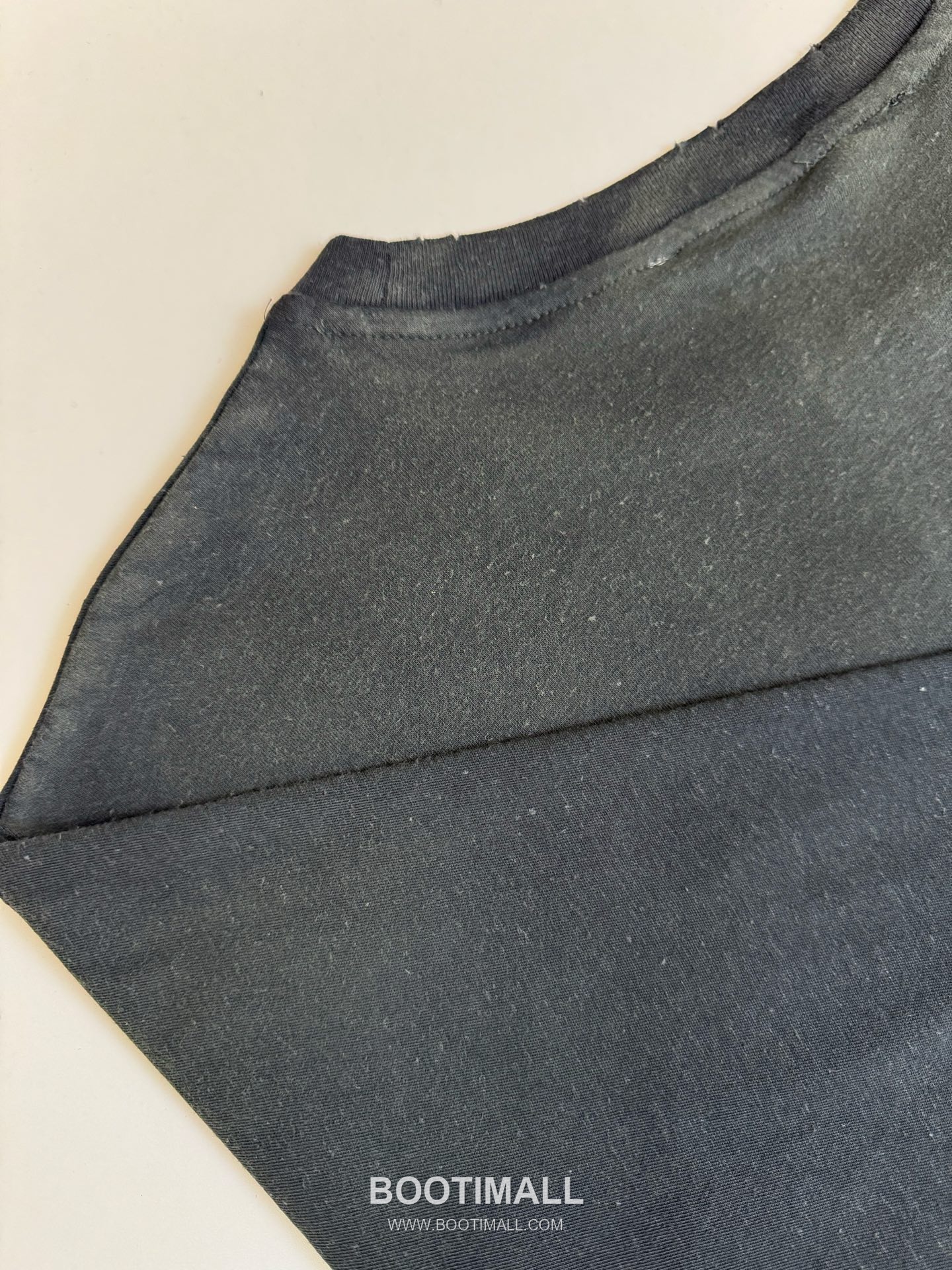 아크네스튜디오 2026SS 1966 머드다잉 워싱 오버핏 롱슬리브 블랙 티셔츠 Acne Studios 2026 SS 1966 Mud Dyed Washed Oversized Long Sleeve Brown T-Shirt 7