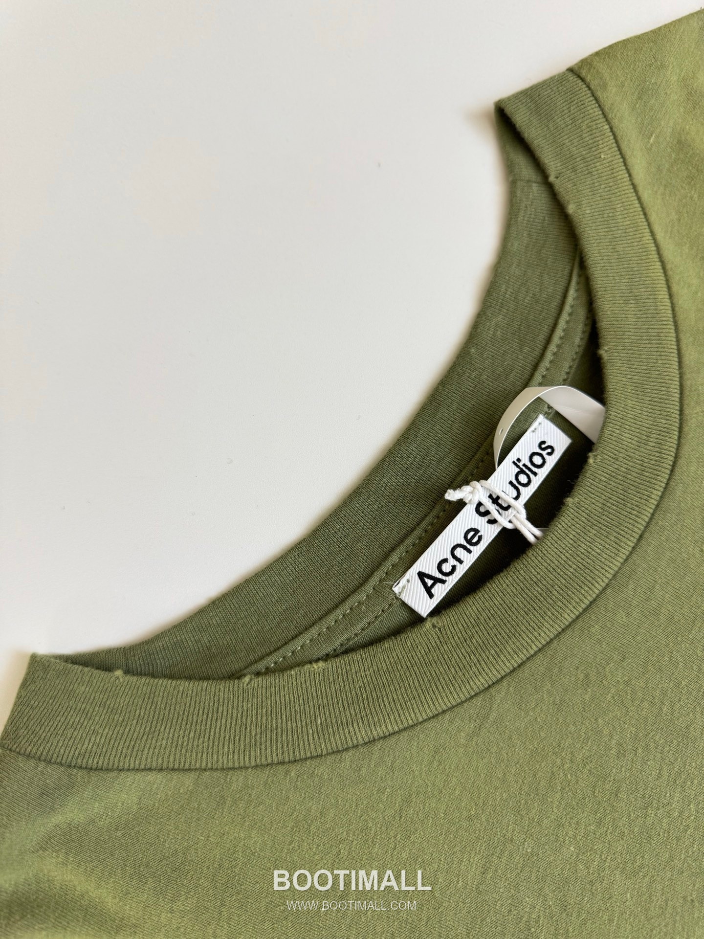 아크네스튜디오 2026SS 1966 머드다잉 워싱 오버핏 롱슬리브 카키 티셔츠 Acne Studios 2026 SS 1966 Mud Dyed Washed Oversized Long Sleeve Brown T-Shirt 5