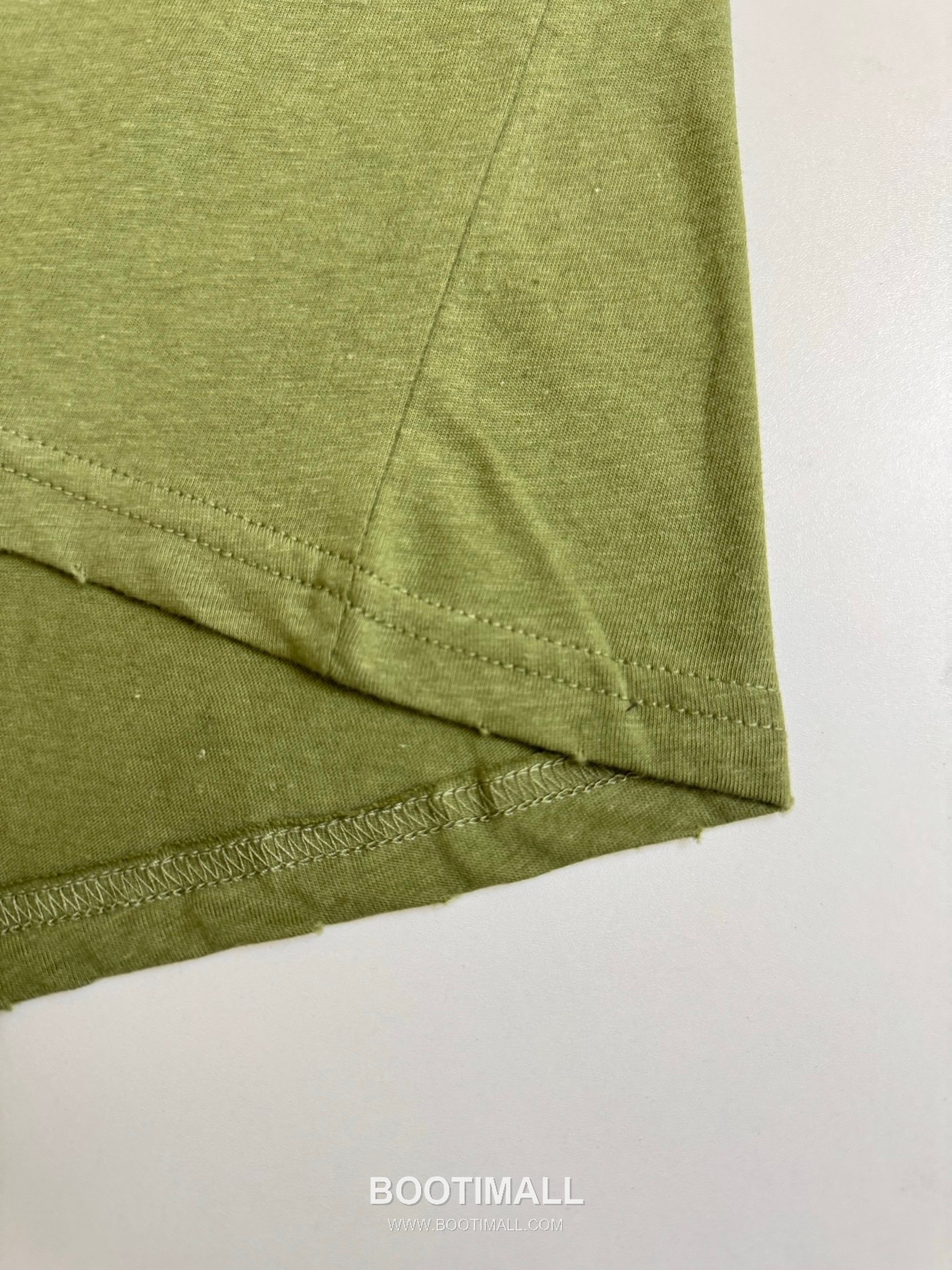 아크네스튜디오 2026SS 1966 머드다잉 워싱 오버핏 롱슬리브 카키 티셔츠 Acne Studios 2026 SS 1966 Mud Dyed Washed Oversized Long Sleeve Brown T-Shirt 8