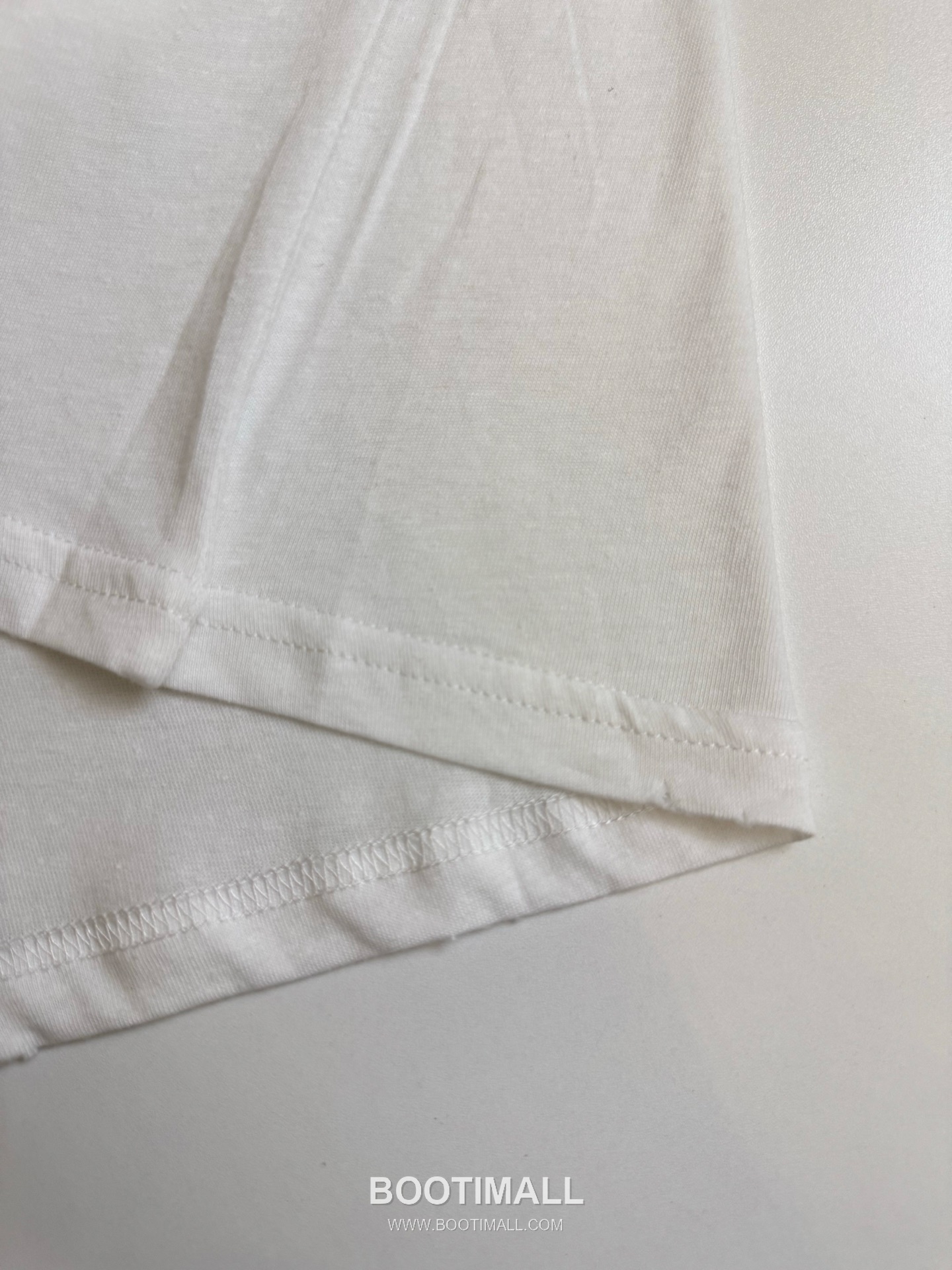 아크네스튜디오 2026SS 1966 머드다잉 워싱 오버핏 롱슬리브 화이트 티셔츠 Acne Studios 2026 SS 1966 Mud Dyed Washed Oversized Long Sleeve Brown T-Shirt 8