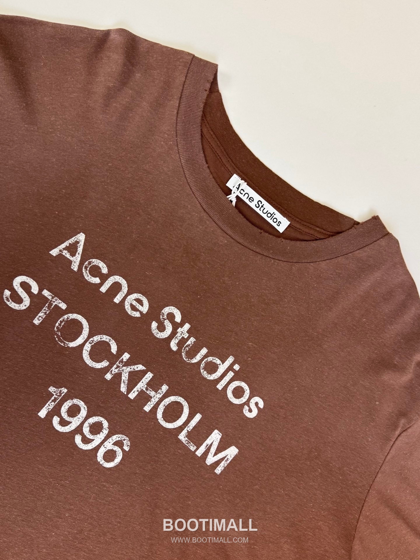 아크네스튜디오 2026SS 1966 머드다잉 워싱 오버핏 롱슬리브 브라운 티셔츠 Acne Studios 2026 SS 1966 Mud Dyed Washed Oversized Long Sleeve Brown T-Shirt 4