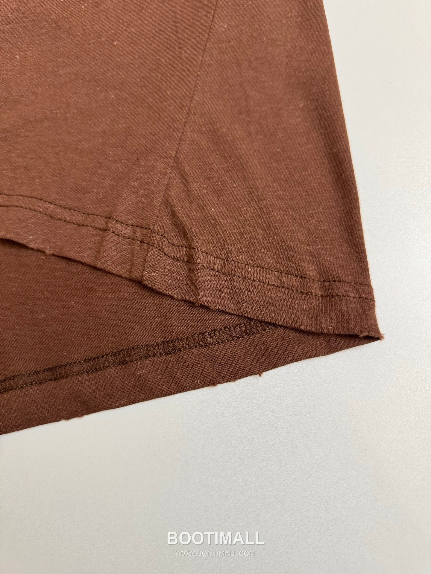 아크네스튜디오 2026SS 1966 머드다잉 워싱 오버핏 롱슬리브 브라운 티셔츠 Acne Studios 2026 SS 1966 Mud Dyed Washed Oversized Long Sleeve Brown T-Shirt 8