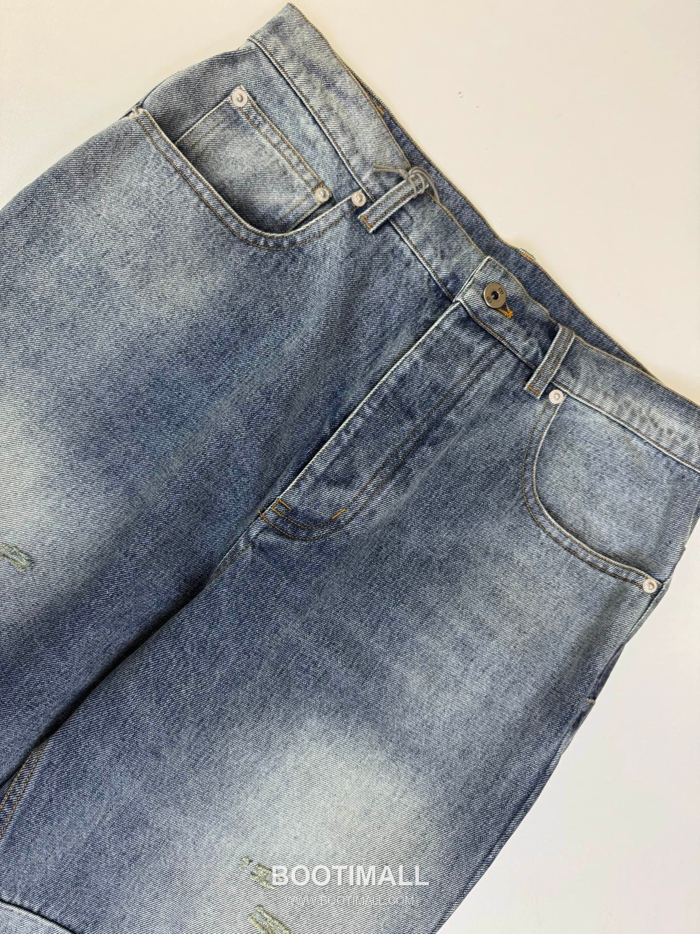 디올 2026SS 자수 컬러블록 워싱 레귤러핏 롱 데님 팬츠 블루 Dior 2026 SS Embroidered Colorblock Washed Regular Fit Long Denim Pants Blue 4