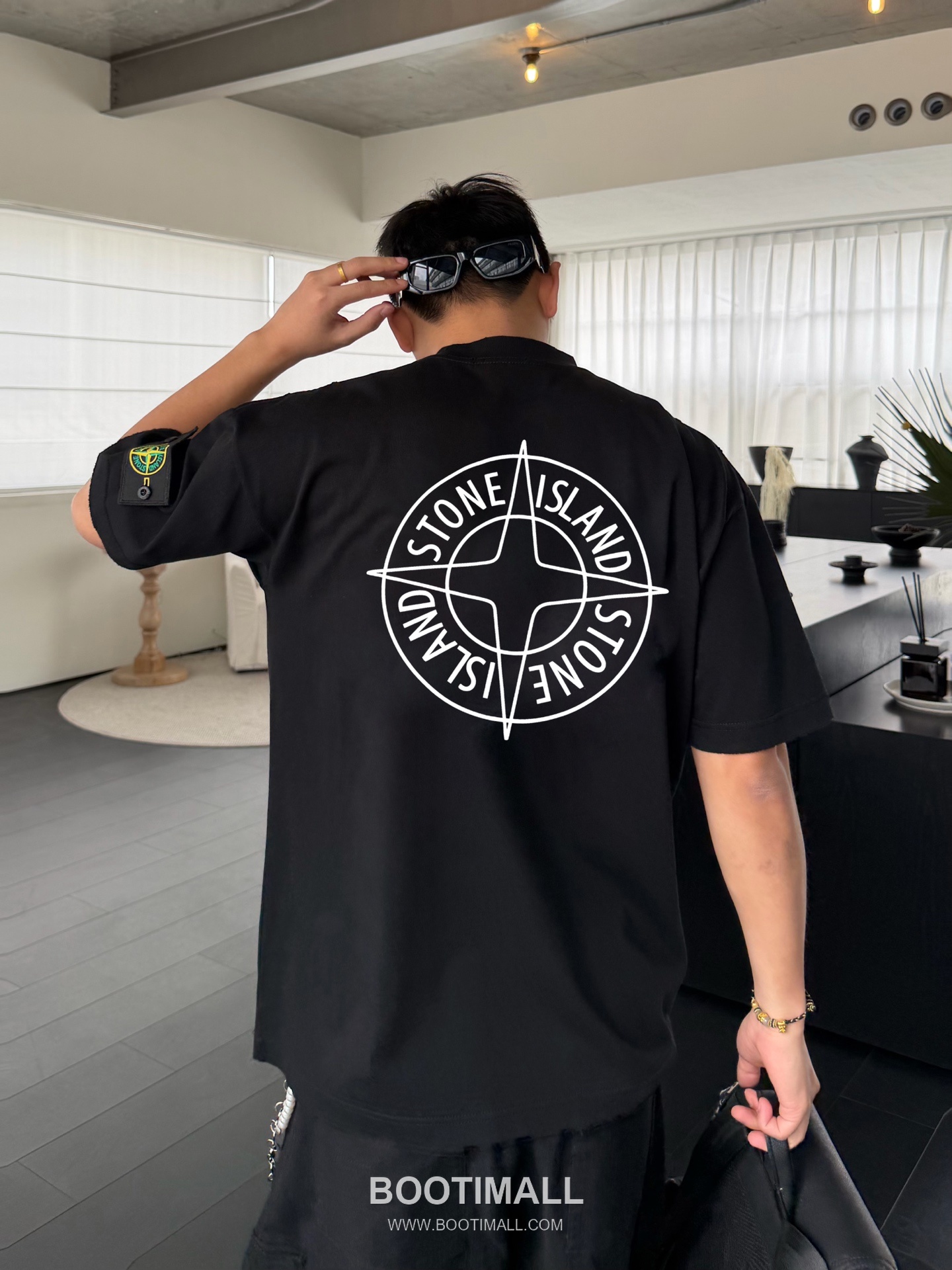 스톤아일랜드 2026SS 헤비코튼 로고패치 오버핏 반팔 블랙 티셔츠 Stone Island 2026 SS Heavy Cotton Logo Patch Oversized Short Sleeve Black T-Shirt 6