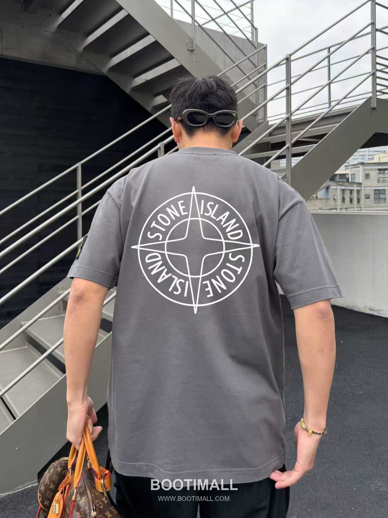 스톤아일랜드 2026SS 헤비코튼 로고패치 오버핏 반팔 카키 티셔츠 Stone Island 2026 SS Heavy Cotton Logo Patch Oversized Short Sleeve Black T-Shirt 5