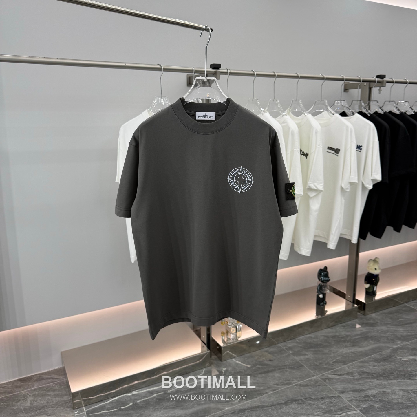 스톤아일랜드 2026SS 헤비코튼 로고패치 오버핏 반팔 카키 티셔츠 Stone Island 2026 SS Heavy Cotton Logo Patch Oversized Short Sleeve Black T-Shirt 7