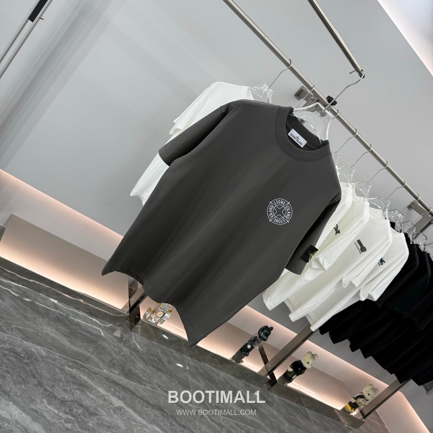 스톤아일랜드 2026SS 헤비코튼 로고패치 오버핏 반팔 카키 티셔츠 Stone Island 2026 SS Heavy Cotton Logo Patch Oversized Short Sleeve Black T-Shirt 8