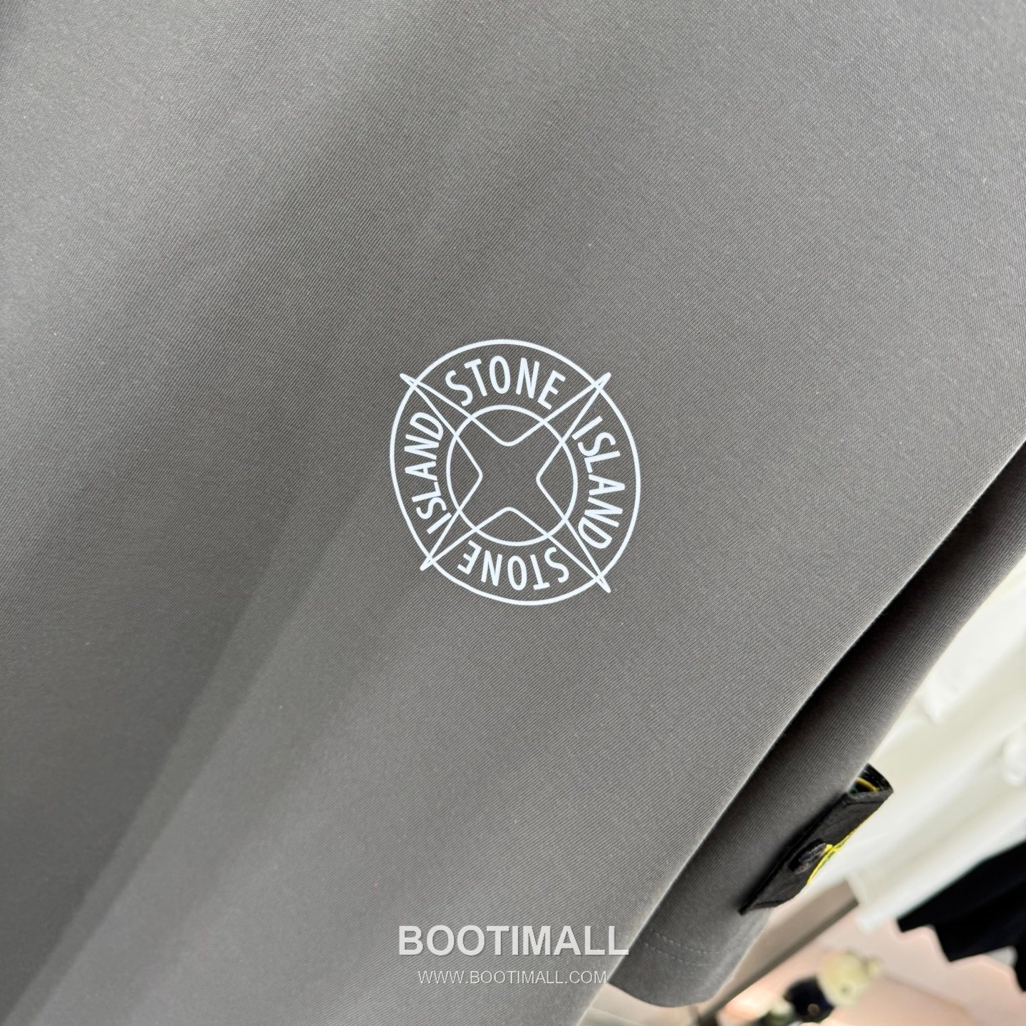 스톤아일랜드 2026SS 헤비코튼 로고패치 오버핏 반팔 카키 티셔츠 Stone Island 2026 SS Heavy Cotton Logo Patch Oversized Short Sleeve Black T-Shirt 12