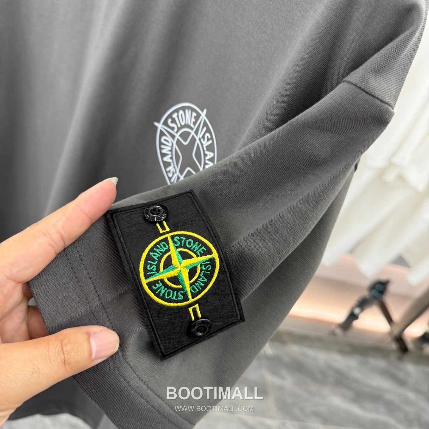 스톤아일랜드 2026SS 헤비코튼 로고패치 오버핏 반팔 카키 티셔츠 Stone Island 2026 SS Heavy Cotton Logo Patch Oversized Short Sleeve Black T-Shirt 13