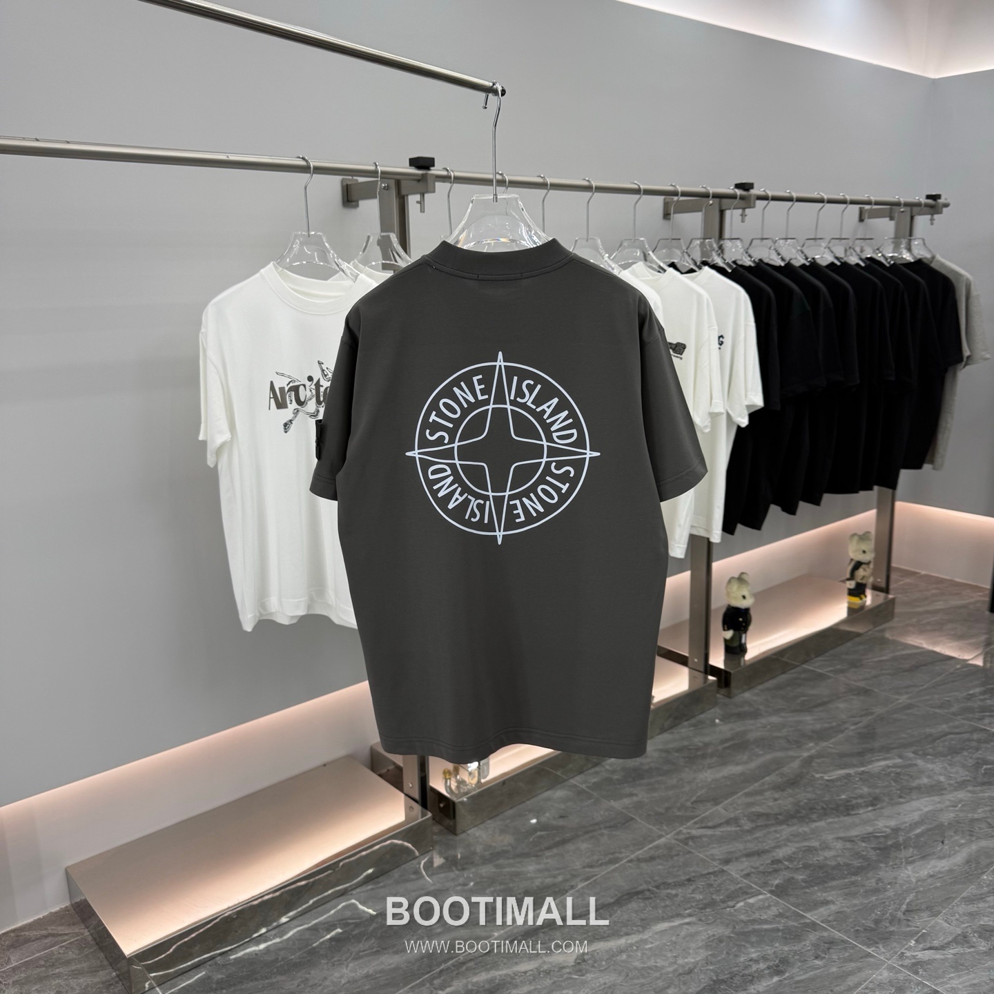 스톤아일랜드 2026SS 헤비코튼 로고패치 오버핏 반팔 카키 티셔츠 Stone Island 2026 SS Heavy Cotton Logo Patch Oversized Short Sleeve Black T-Shirt 14