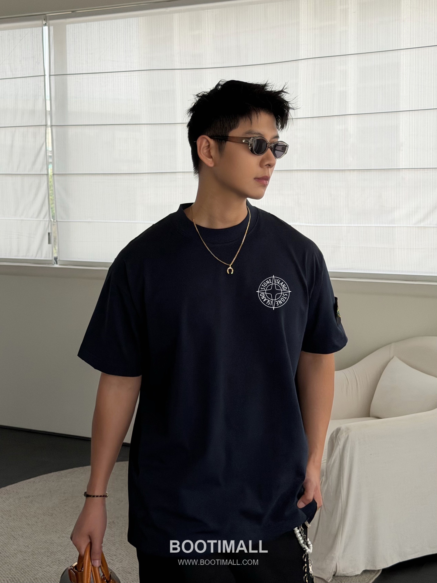 스톤아일랜드 2026SS 헤비코튼 로고패치 오버핏 반팔 블랙 티셔츠 Stone Island 2026 SS Heavy Cotton Logo Patch Oversized Short Sleeve Black T-Shirt 3