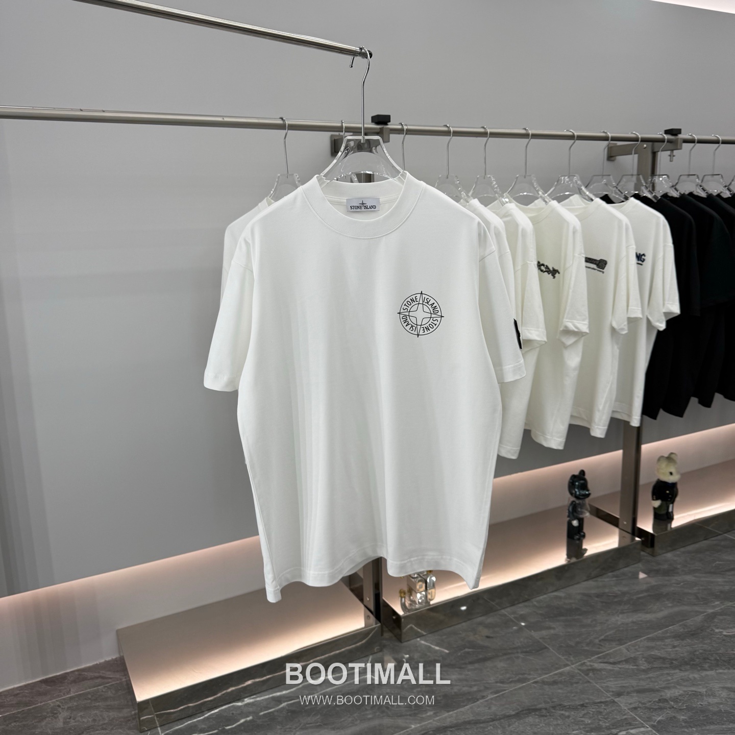 스톤아일랜드 2026SS 헤비코튼 로고패치 오버핏 반팔 화이트 티셔츠 Stone Island 2026 SS Heavy Cotton Logo Patch Oversized Short Sleeve Black T-Shirt 7