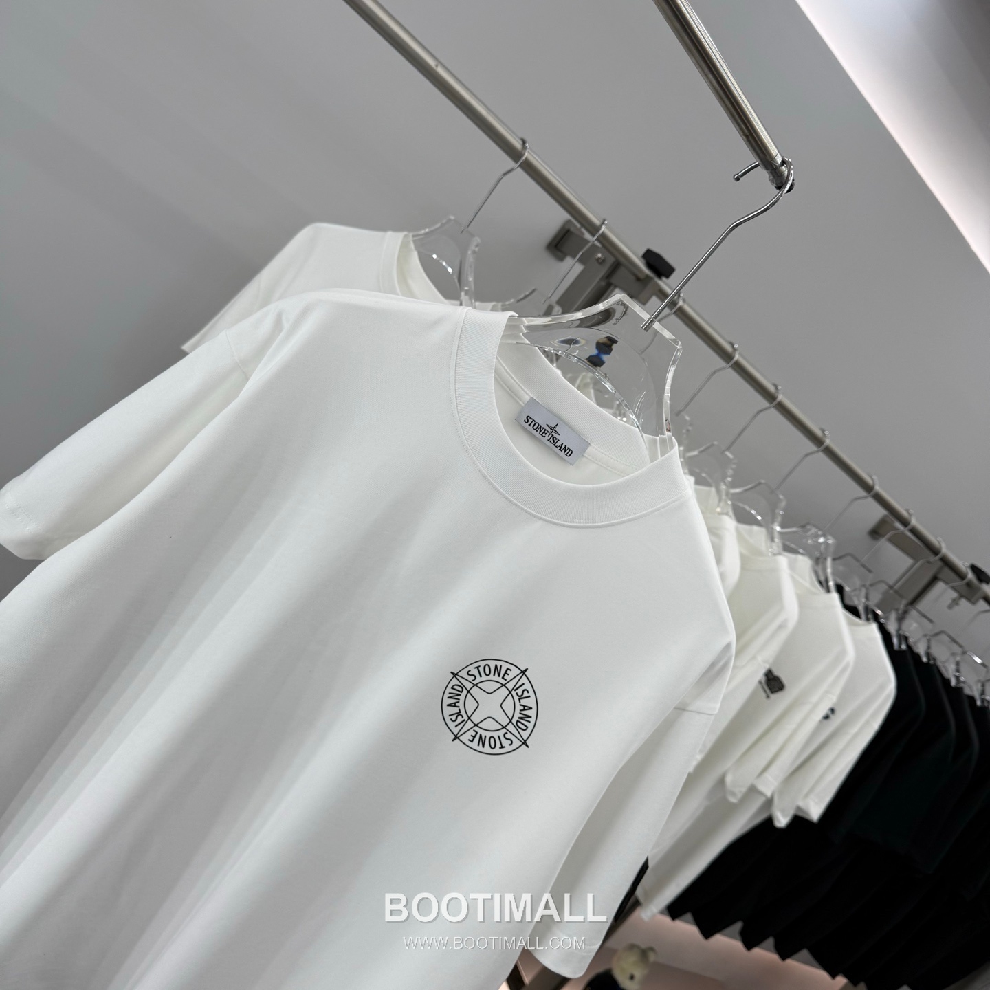 스톤아일랜드 2026SS 헤비코튼 로고패치 오버핏 반팔 화이트 티셔츠 Stone Island 2026 SS Heavy Cotton Logo Patch Oversized Short Sleeve Black T-Shirt 9