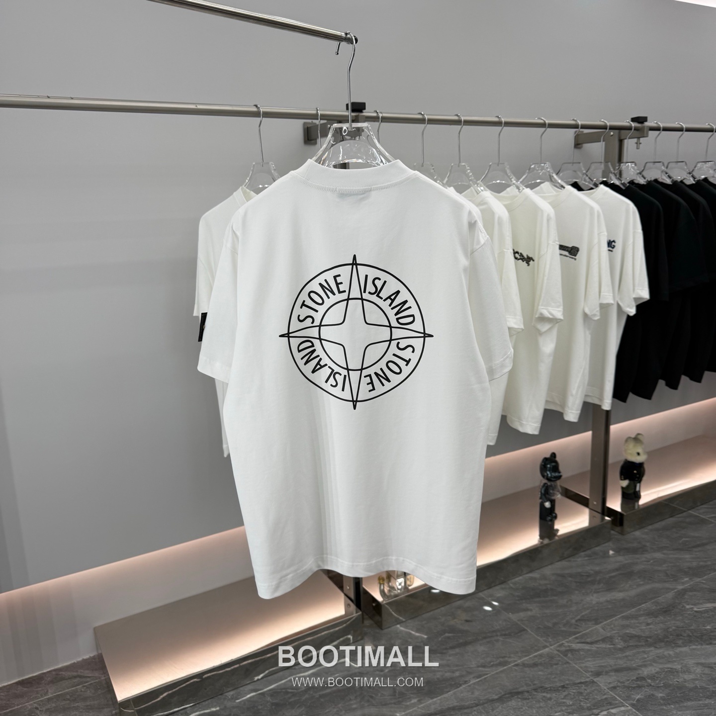 스톤아일랜드 2026SS 헤비코튼 로고패치 오버핏 반팔 화이트 티셔츠 Stone Island 2026 SS Heavy Cotton Logo Patch Oversized Short Sleeve Black T-Shirt 13