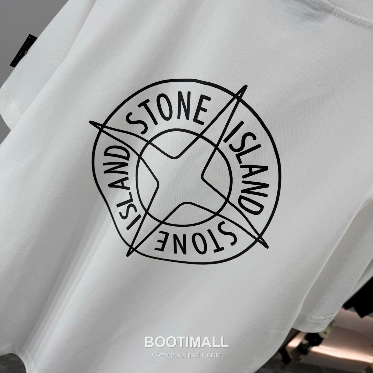 스톤아일랜드 2026SS 헤비코튼 로고패치 오버핏 반팔 화이트 티셔츠 Stone Island 2026 SS Heavy Cotton Logo Patch Oversized Short Sleeve Black T-Shirt 14