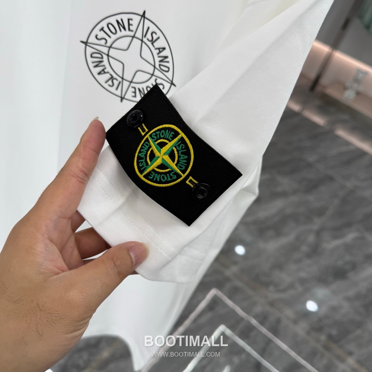 스톤아일랜드 2026SS 헤비코튼 로고패치 오버핏 반팔 화이트 티셔츠 Stone Island 2026 SS Heavy Cotton Logo Patch Oversized Short Sleeve Black T-Shirt 15