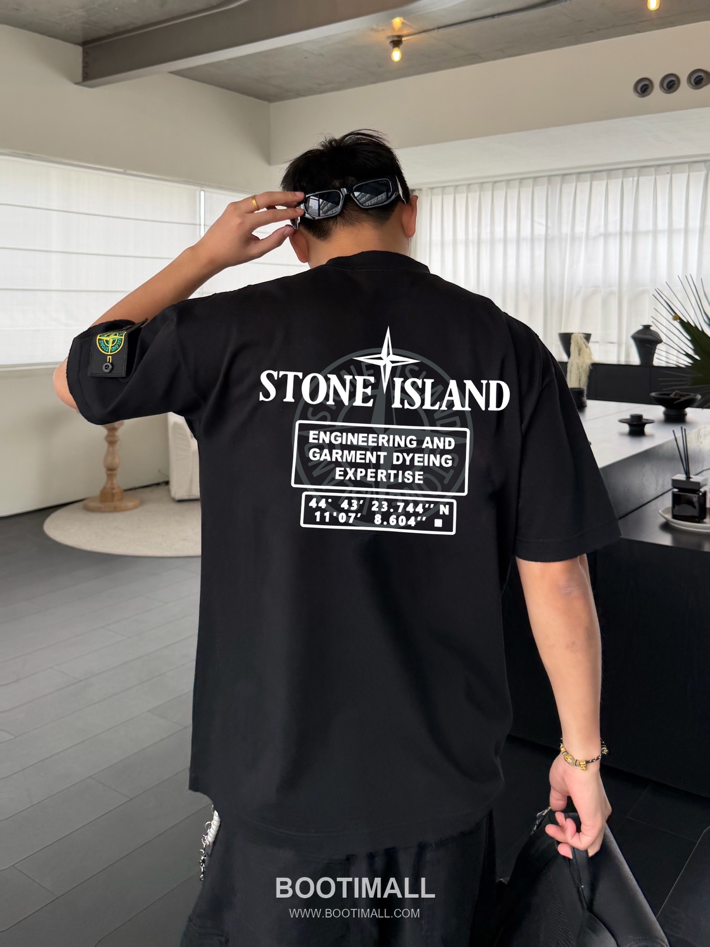 스톤아일랜드 2026SS 헤비코튼 로고패치 오버핏 반팔 블랙 티셔츠 Stone Island 2026 SS Heavy Cotton Logo Patch Oversized Short Sleeve Black T-Shirt 6