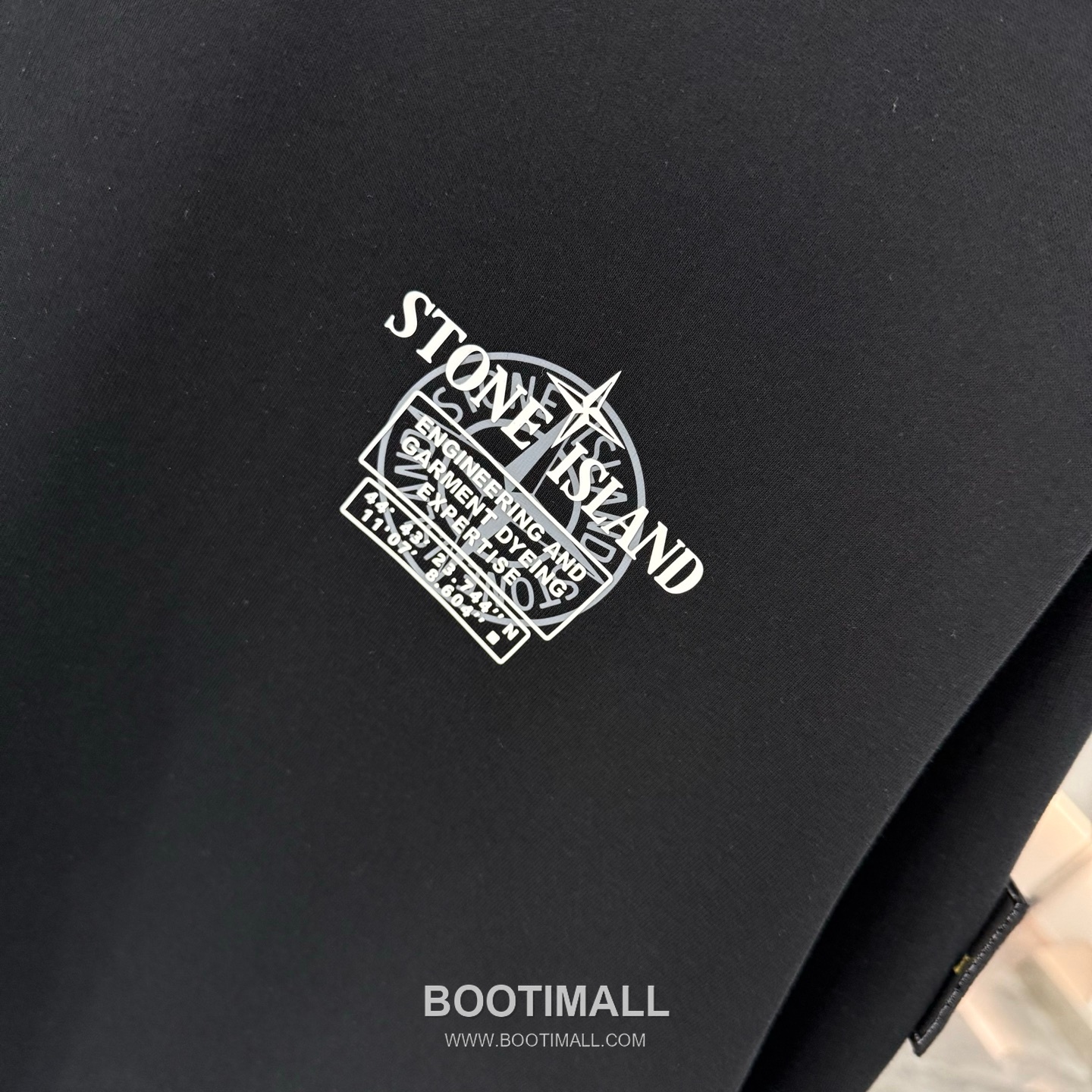 스톤아일랜드 2026SS 헤비코튼 로고패치 오버핏 반팔 블랙 티셔츠 Stone Island 2026 SS Heavy Cotton Logo Patch Oversized Short Sleeve Black T-Shirt 12