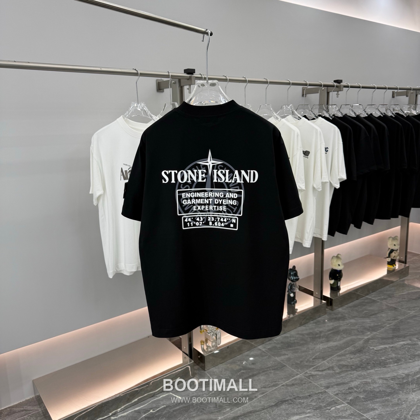 스톤아일랜드 2026SS 헤비코튼 로고패치 오버핏 반팔 블랙 티셔츠 Stone Island 2026 SS Heavy Cotton Logo Patch Oversized Short Sleeve Black T-Shirt 14