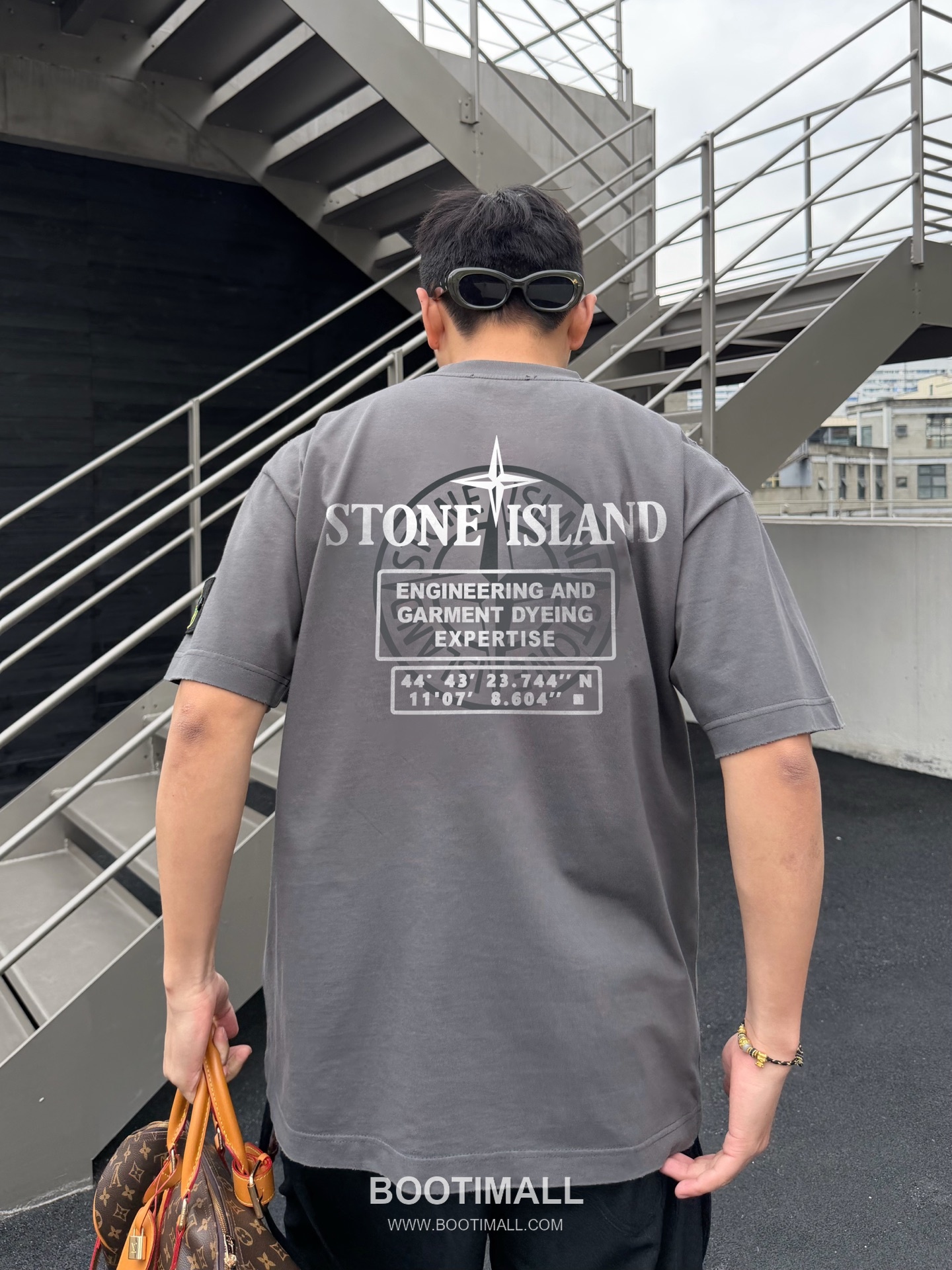 스톤아일랜드 2026SS 헤비코튼 로고패치 오버핏 반팔 카키 티셔츠 Stone Island 2026 SS Heavy Cotton Logo Patch Oversized Short Sleeve Black T-Shirt 6