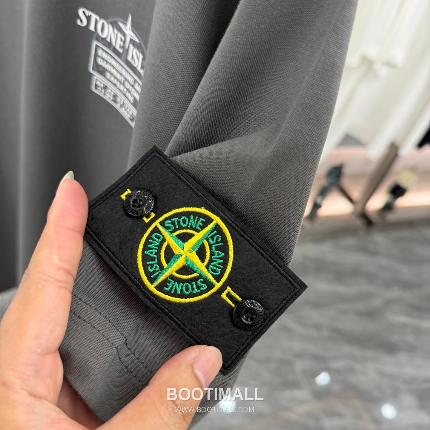 스톤아일랜드 2026SS 헤비코튼 로고패치 오버핏 반팔 카키 티셔츠 Stone Island 2026 SS Heavy Cotton Logo Patch Oversized Short Sleeve Black T-Shirt 13