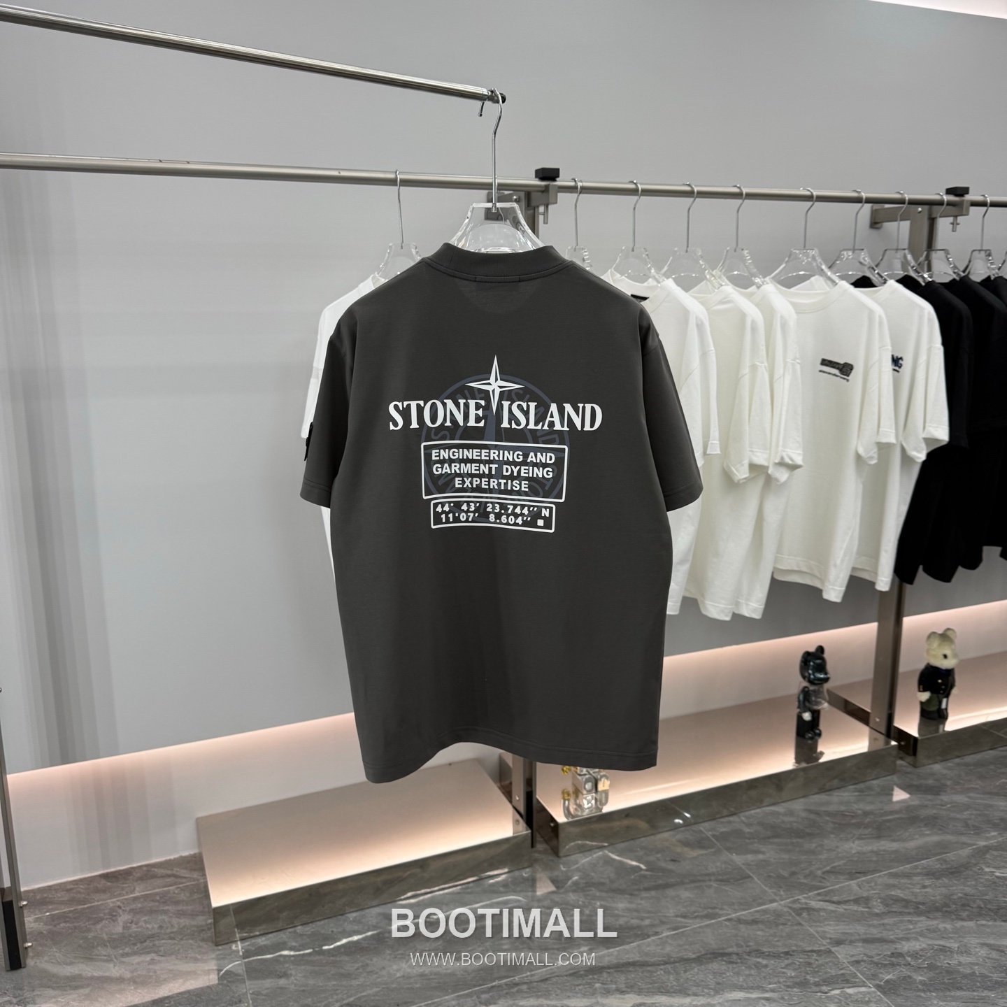 스톤아일랜드 2026SS 헤비코튼 로고패치 오버핏 반팔 카키 티셔츠 Stone Island 2026 SS Heavy Cotton Logo Patch Oversized Short Sleeve Black T-Shirt 14