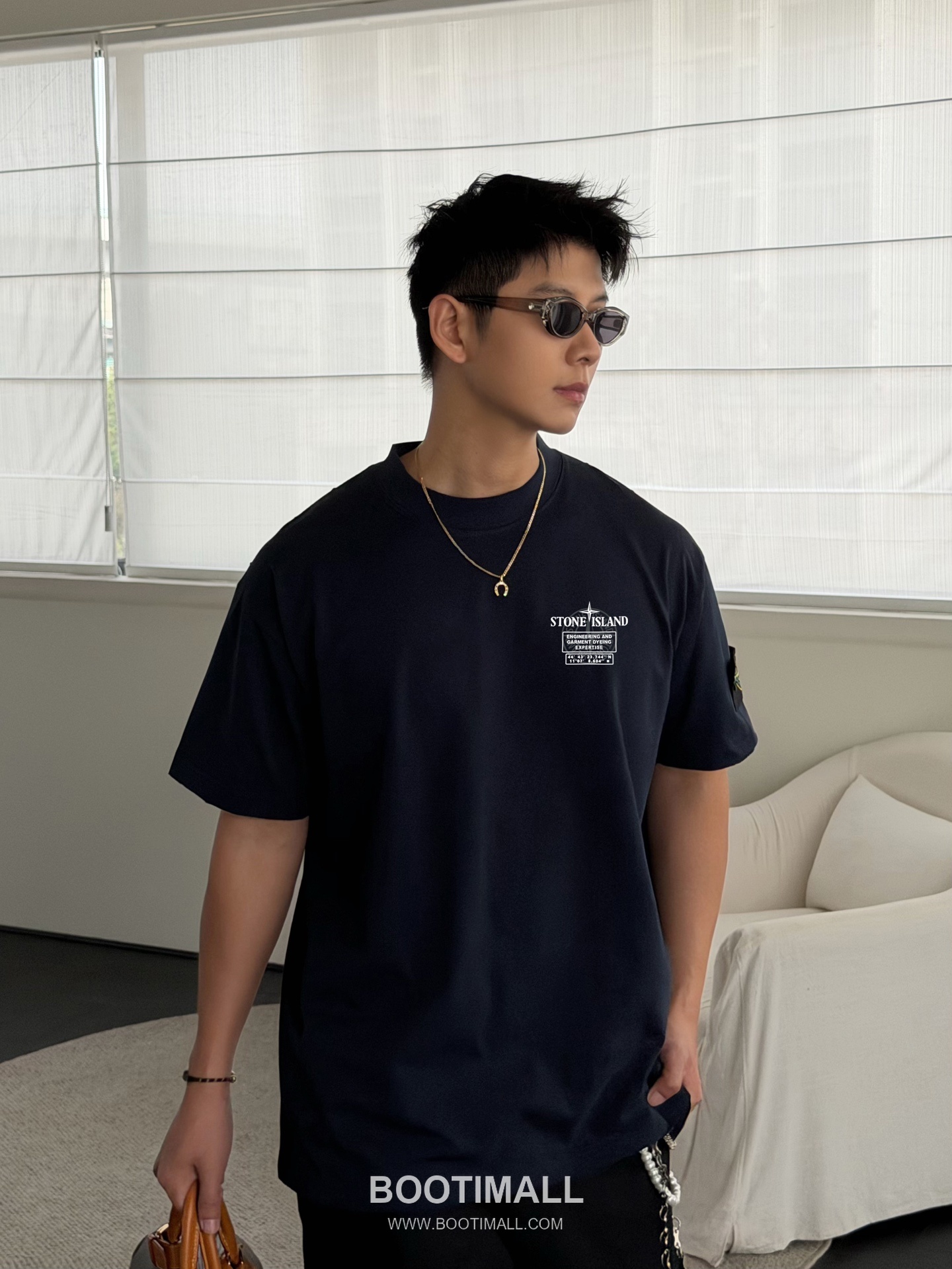 스톤아일랜드 2026SS 헤비코튼 로고패치 오버핏 반팔 블랙 티셔츠 Stone Island 2026 SS Heavy Cotton Logo Patch Oversized Short Sleeve Black T-Shirt 3