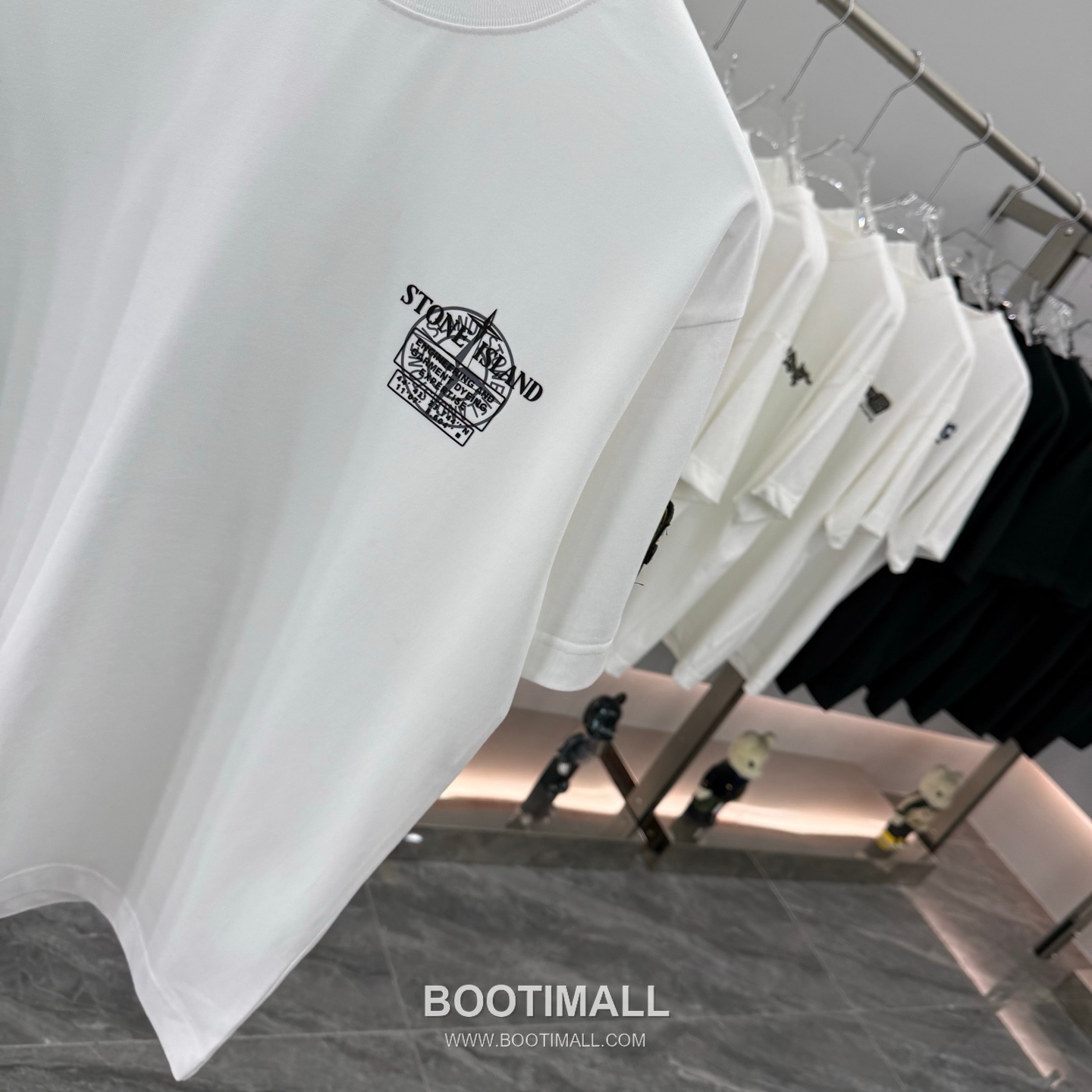 스톤아일랜드 2026SS 헤비코튼 로고패치 오버핏 반팔 화이트 티셔츠 Stone Island 2026 SS Heavy Cotton Logo Patch Oversized Short Sleeve Black T-Shirt 10