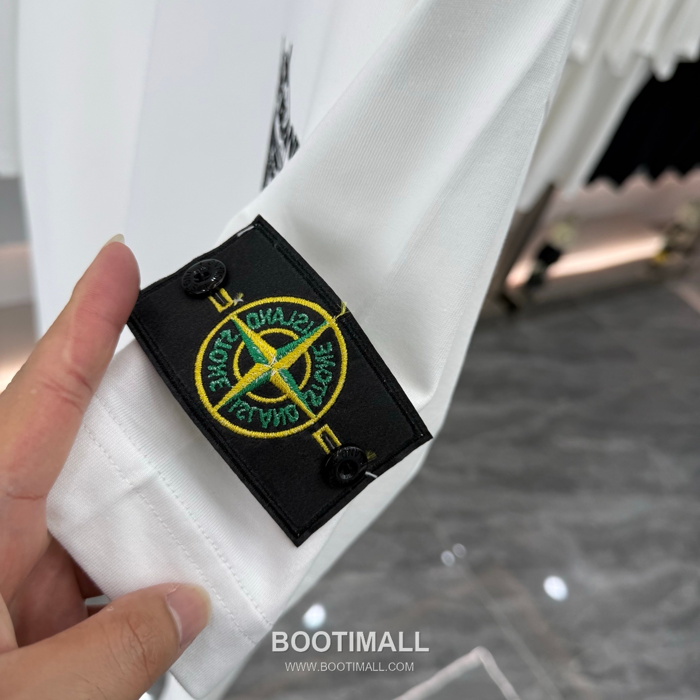 스톤아일랜드 2026SS 헤비코튼 로고패치 오버핏 반팔 화이트 티셔츠 Stone Island 2026 SS Heavy Cotton Logo Patch Oversized Short Sleeve Black T-Shirt 12