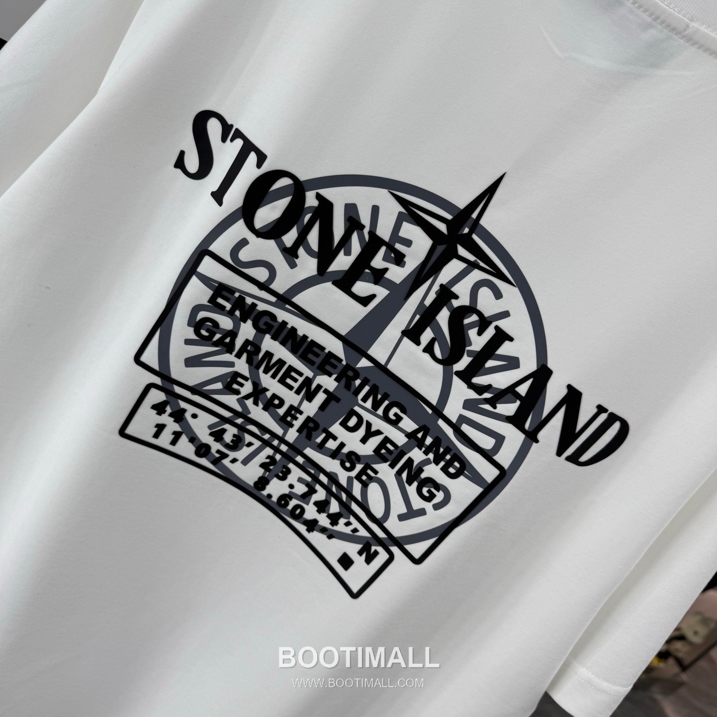 스톤아일랜드 2026SS 헤비코튼 로고패치 오버핏 반팔 화이트 티셔츠 Stone Island 2026 SS Heavy Cotton Logo Patch Oversized Short Sleeve Black T-Shirt 14