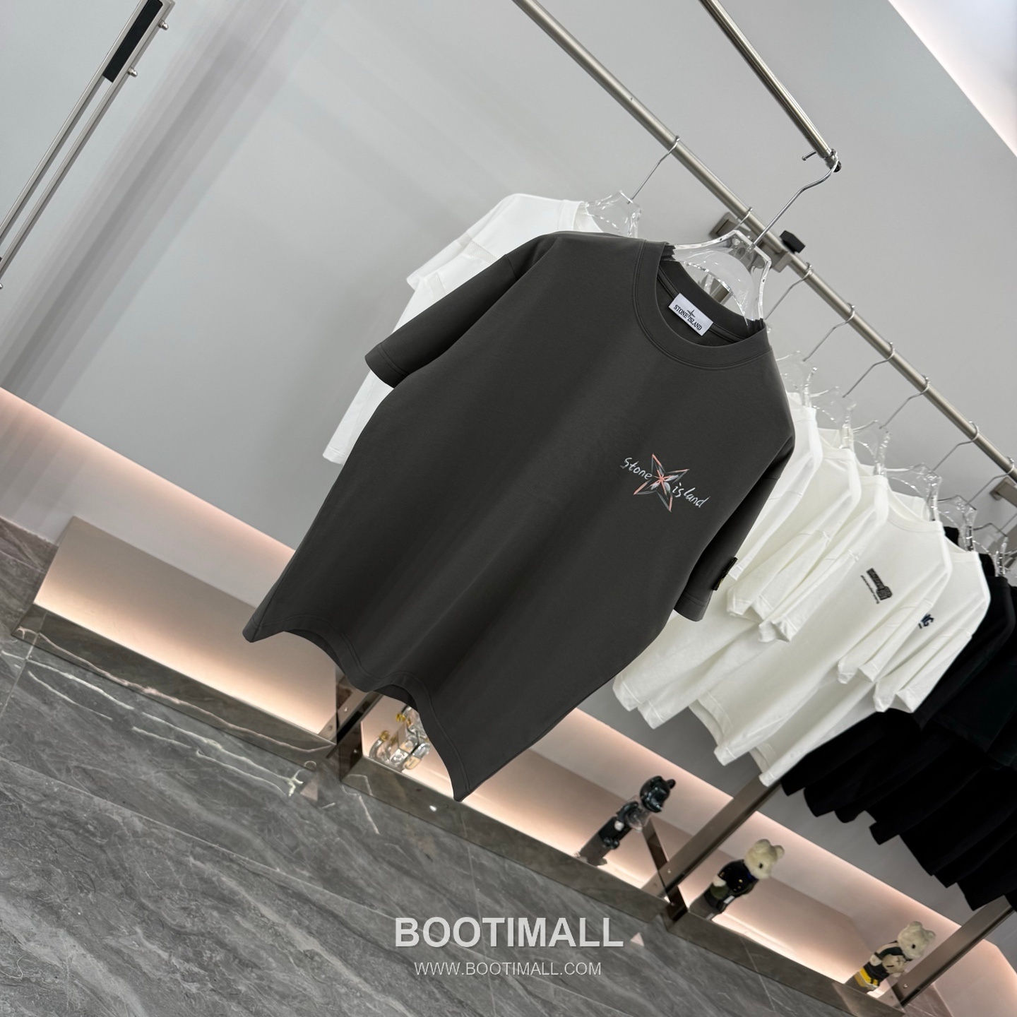 스톤아일랜드 2026SS 핸드드로잉 프린트 오버핏 반팔 그레이 티셔츠 Stone Island 2026 SS Hand Drawing Print Oversized Short Sleeve Black T-Shirt 2