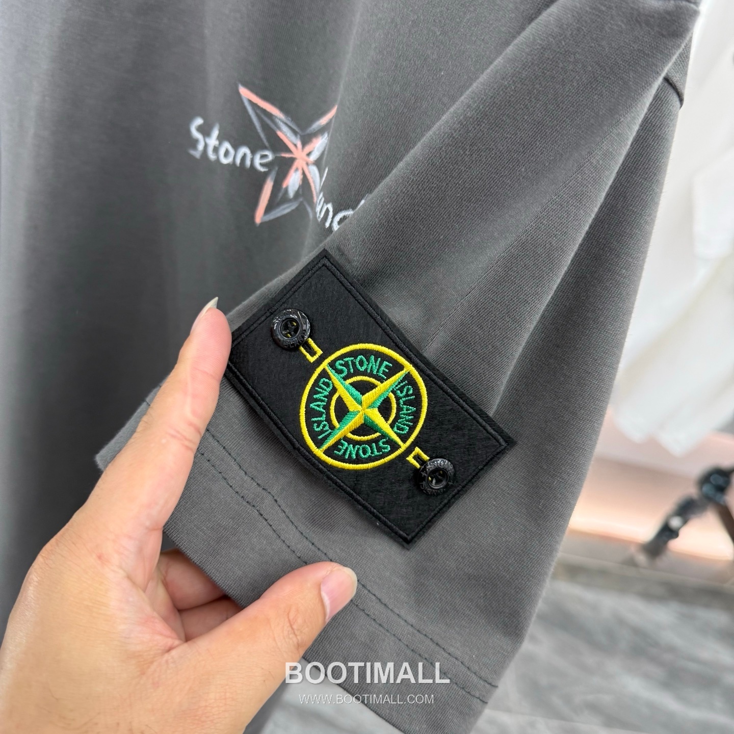 스톤아일랜드 2026SS 핸드드로잉 프린트 오버핏 반팔 그레이 티셔츠 Stone Island 2026 SS Hand Drawing Print Oversized Short Sleeve Black T-Shirt 7