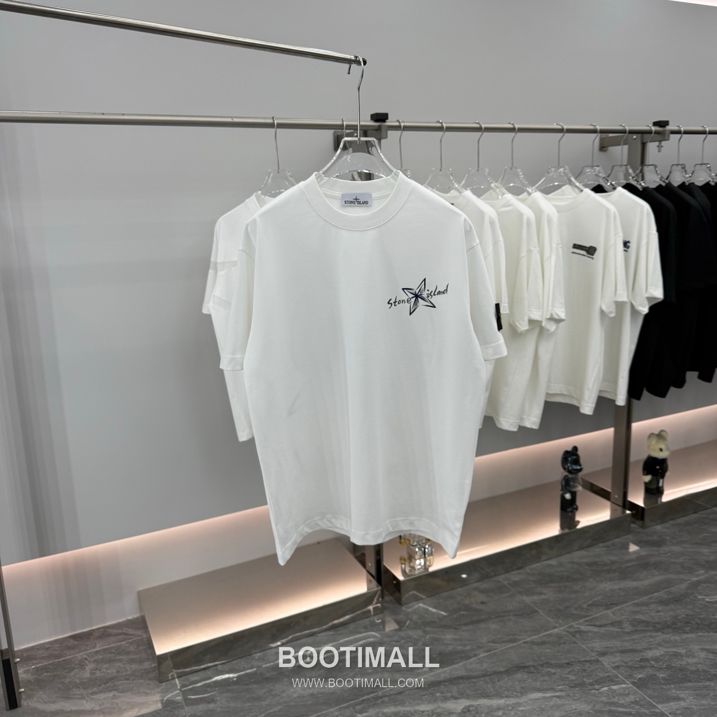 스톤아일랜드 2026SS 핸드드로잉 프린트 오버핏 반팔 화이트 티셔츠 Stone Island 2026 SS Hand Drawing Print Oversized Short Sleeve Black T-Shirt 1